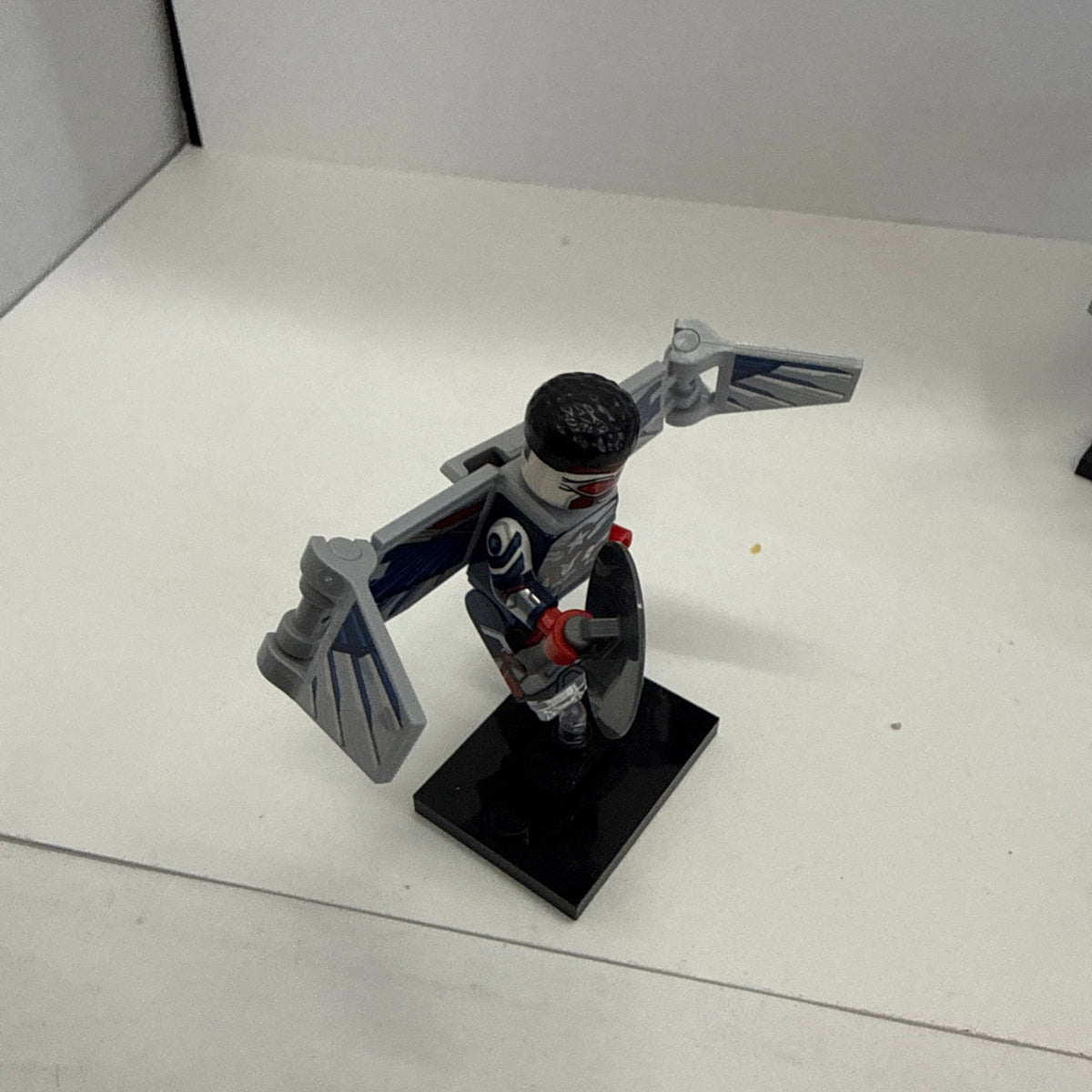 LEGO minifigure Sam Wilson Falcon Captain America series Colmar05