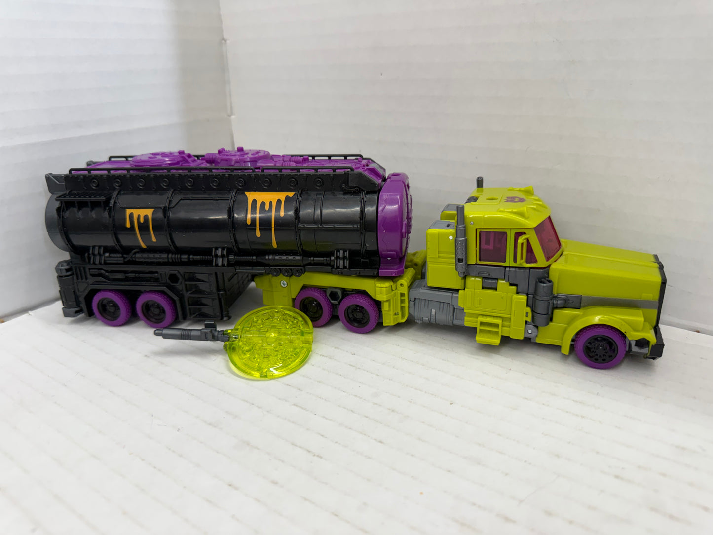 Transformers Legacy TOXITRON Evolution Leader Class G2 Universe