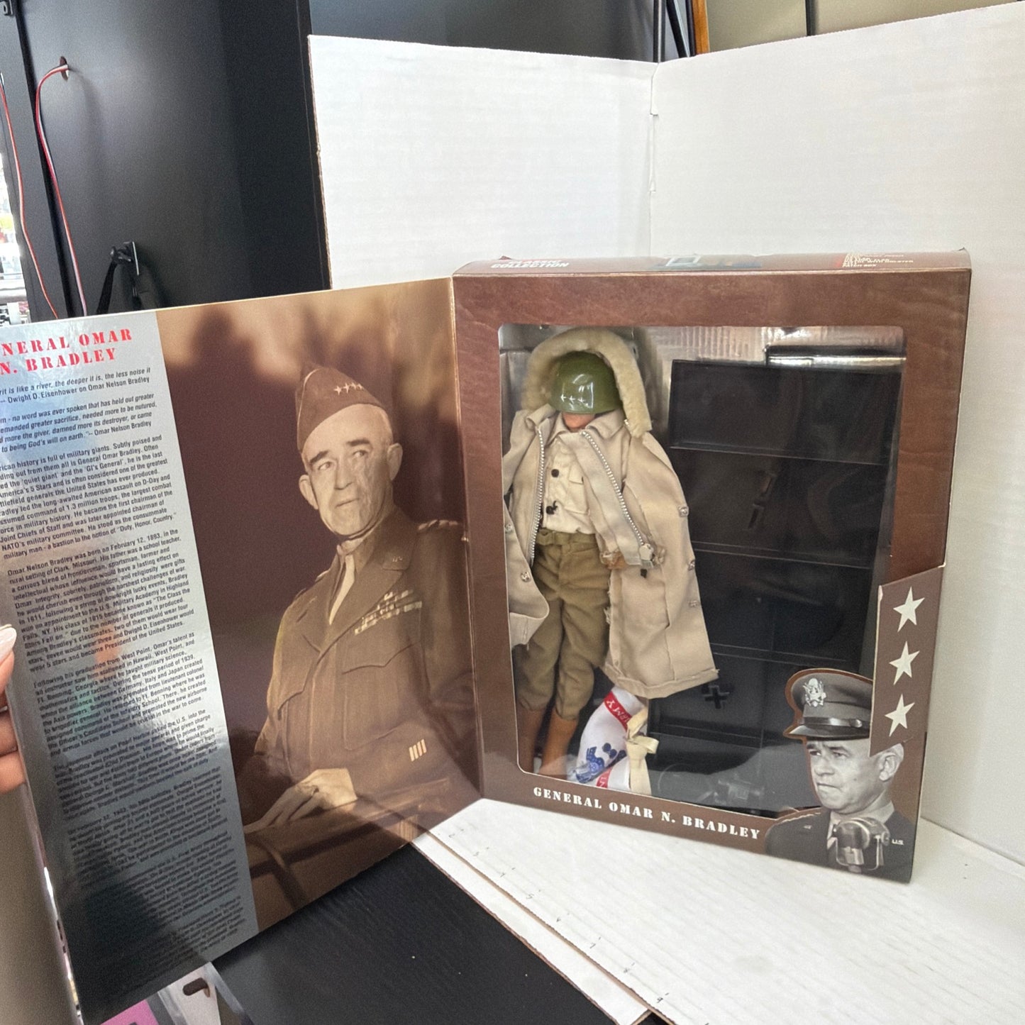 1998 GI JOE Classic Collection General Omar Bradley World War II- Missing Stand