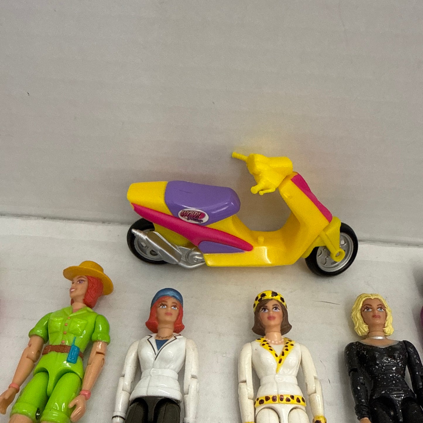 Vintage 1999 Lanard WOW Girls Action Figures - Lot Of 13 With Accessories!