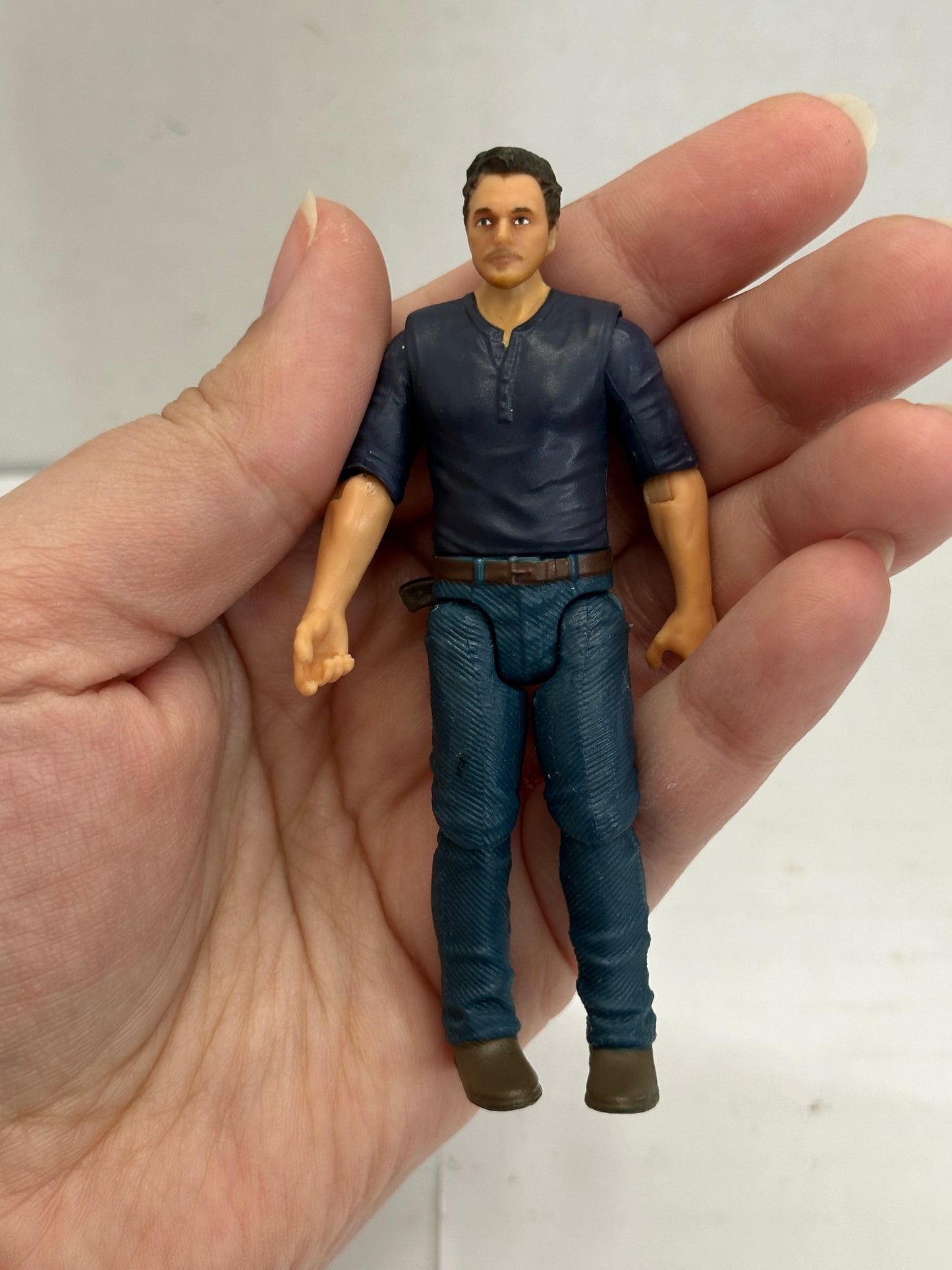 Jurassic World Dino Rivals DINOSAUR TRAINER OWEN GRADY 3.75" Figure W/knife #1