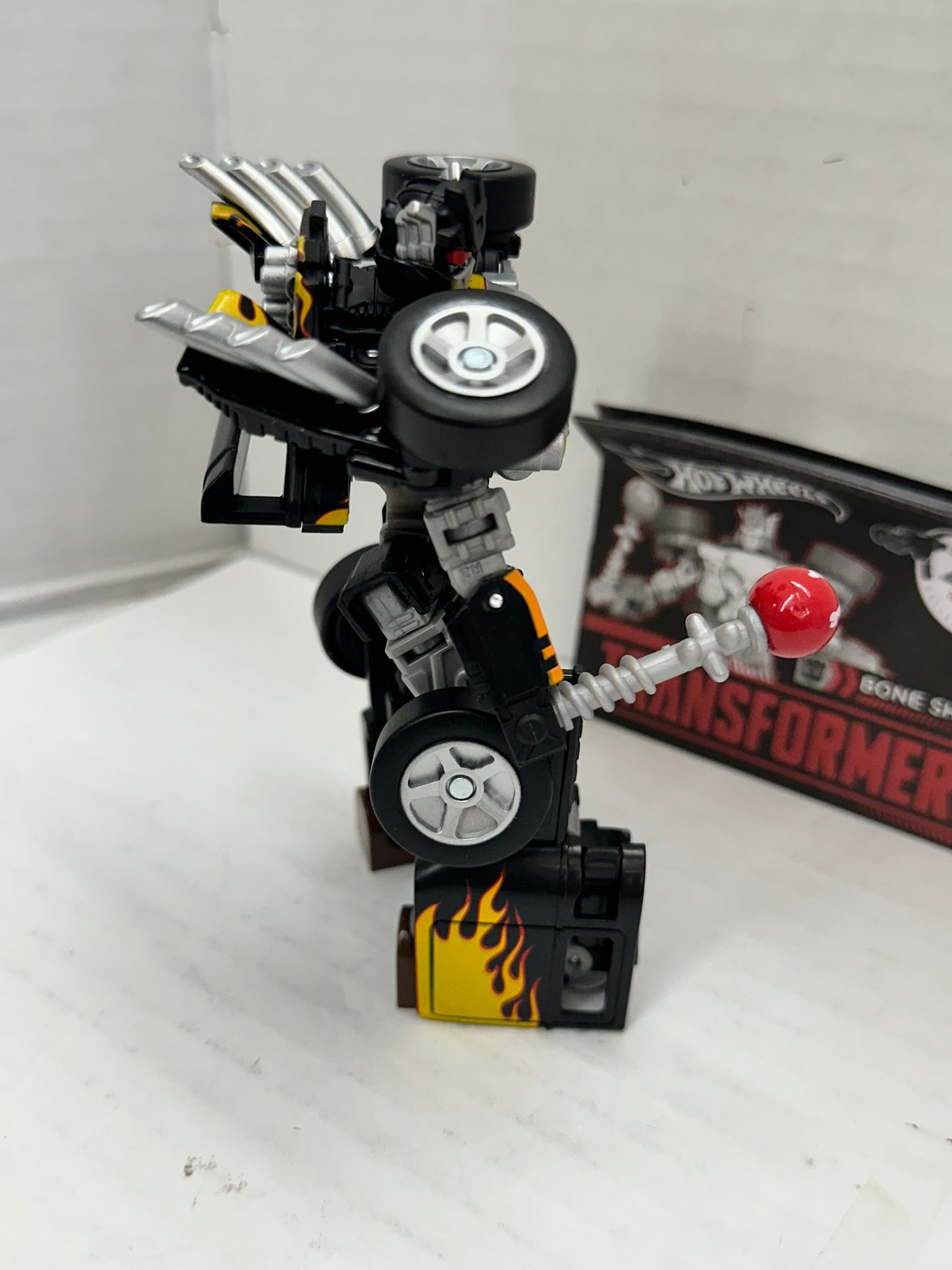 2025 Transformers X Hot Wheels Collaborative Deluxe Class Bone Shaker COMPLETE