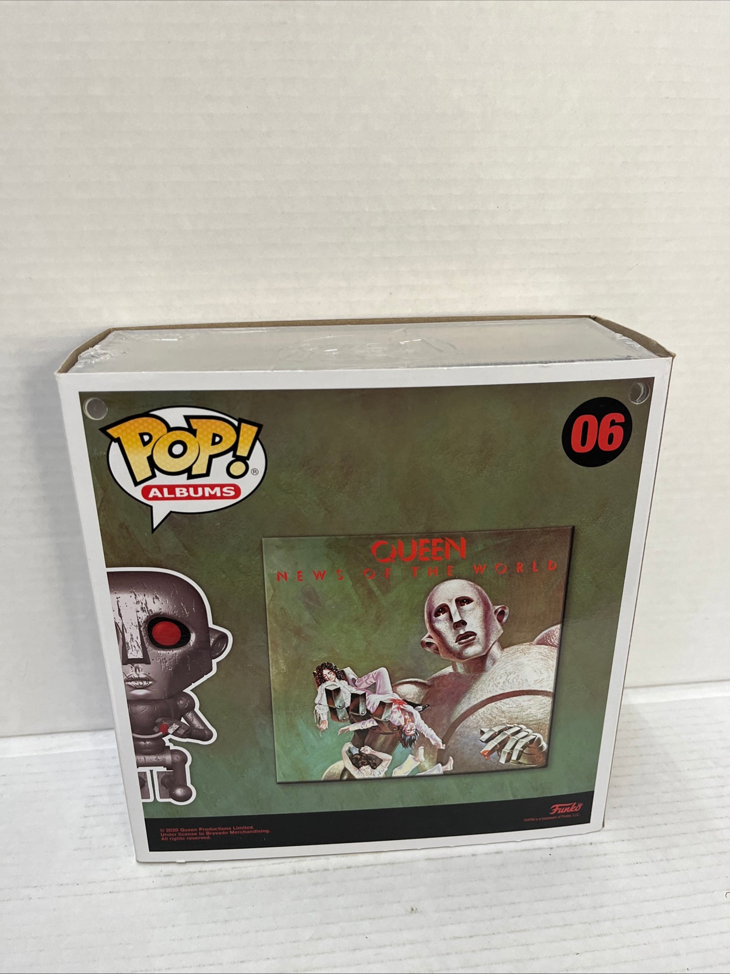 Funko Pop! Album Cover with Case: News of the World (Metallic) #06 - H02