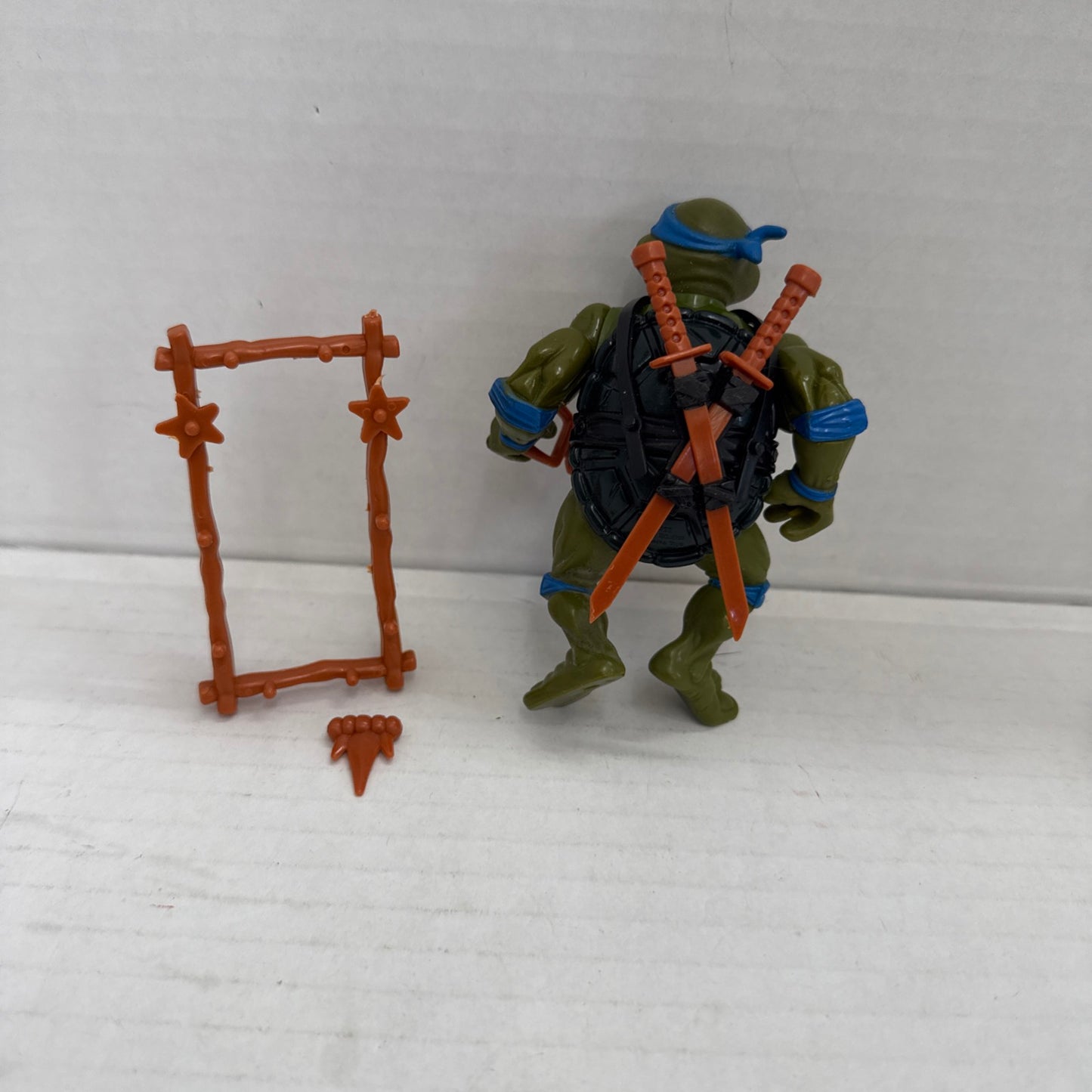 Vintage 1988 TMNT Leonardo Weapon Rack Playmates Leo Action Figure INCOMPLETE