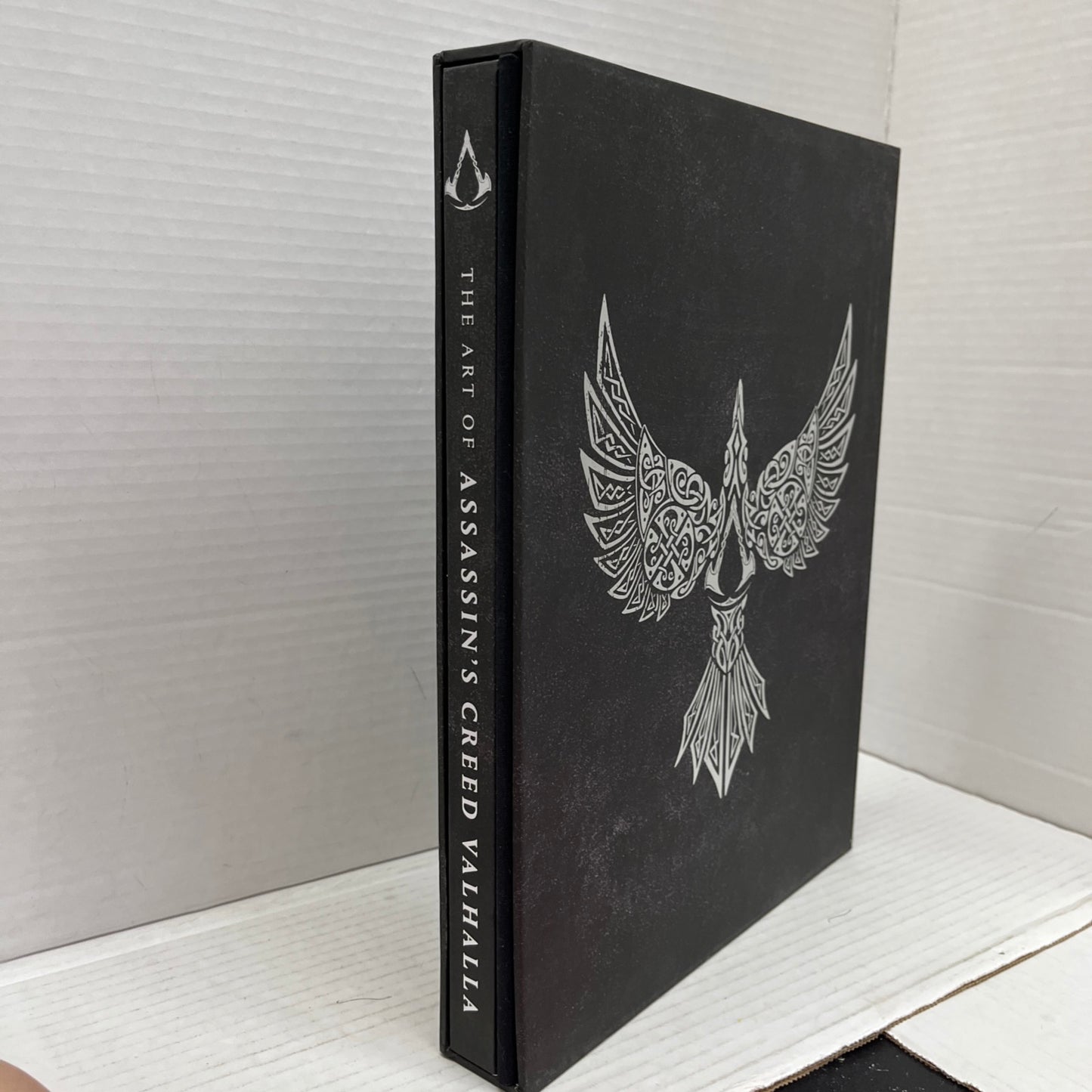 Art of Assassin's Creed Valhalla Deluxe Edition by Ubisoft (2020, Hardcover)