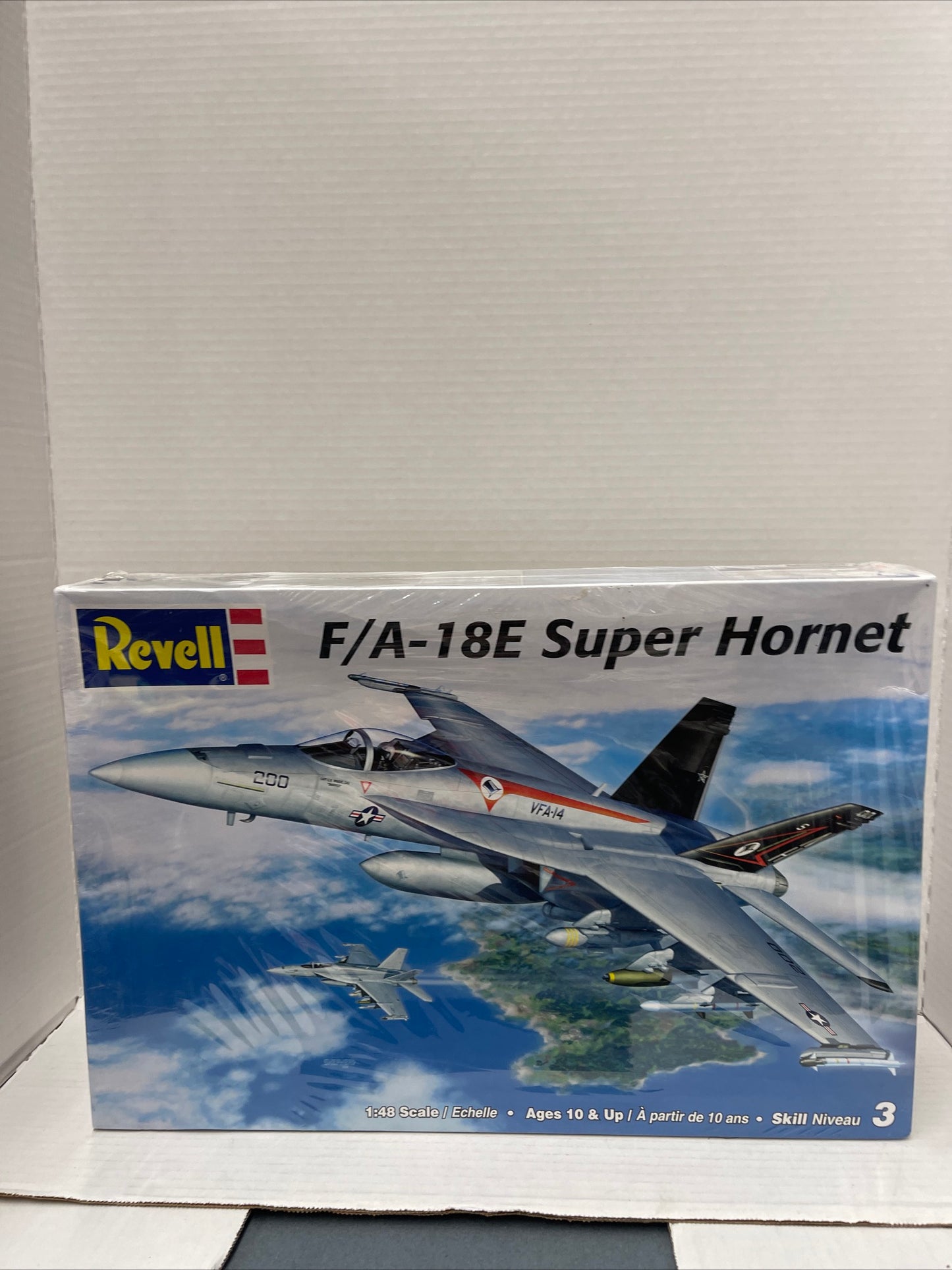 Revell F/A-18E Super Hornet 1:48 Scale Kit