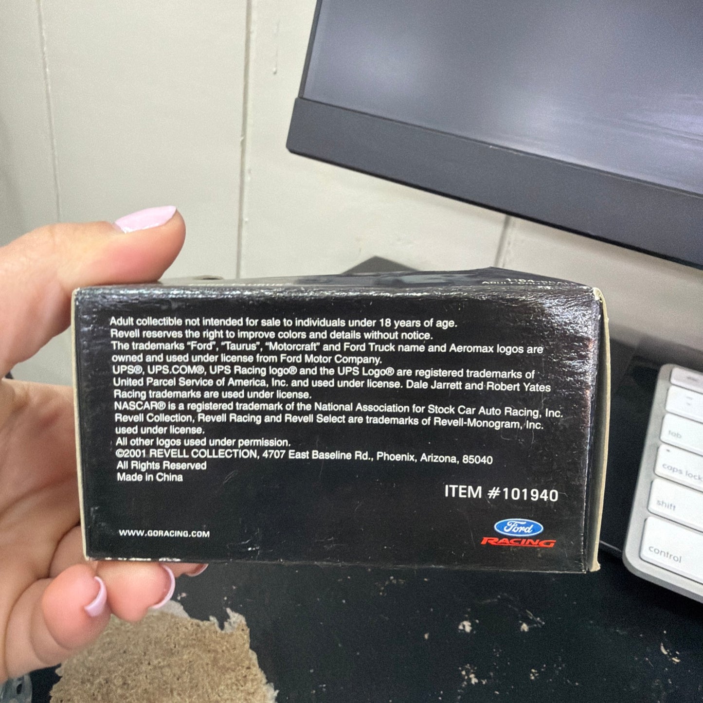 NASCAR REVELL COLLECTION 2001 #88 UPS FORD TAURUS DALE JARRETT 1/64 NUMBERED