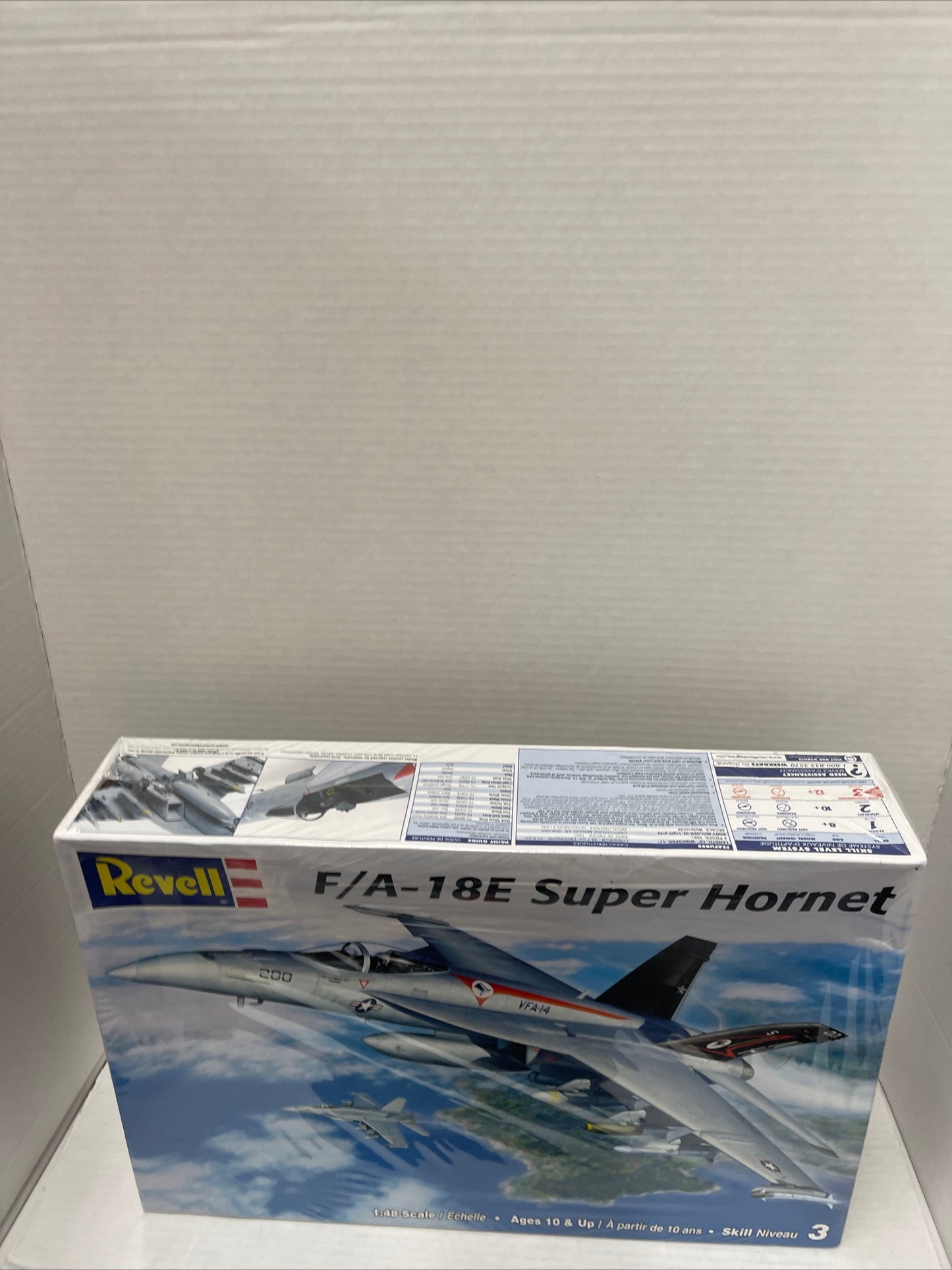 Revell F/A-18E Super Hornet 1:48 Scale Kit