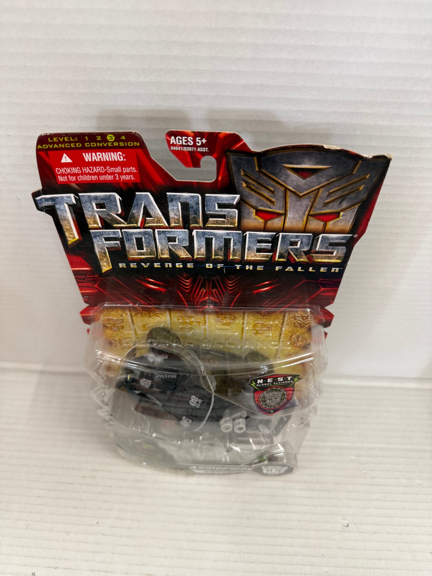 Hasbro Transformers Revenge of the Fallen Auotbot Armorhide Complete