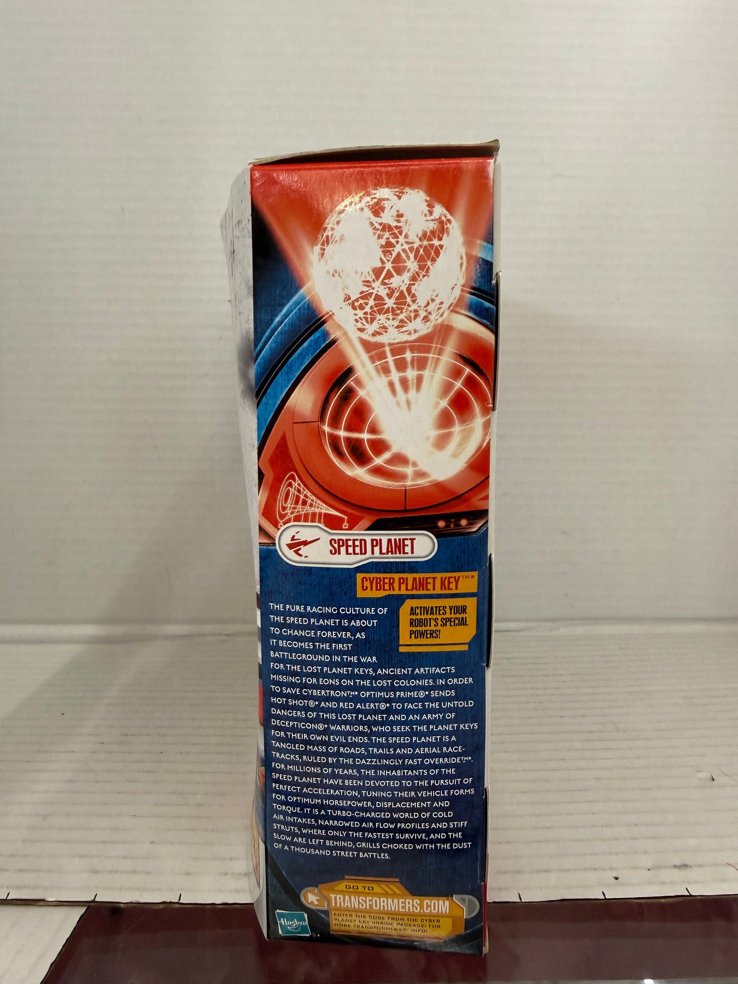 Transformers Cybertron RED ALERT with DIRT BOSS TINY TIN - COMPLETE IN BOX