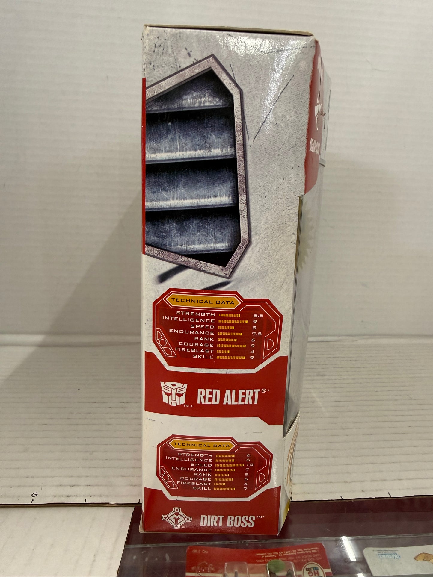 Transformers Cybertron RED ALERT with DIRT BOSS TINY TIN - COMPLETE IN BOX