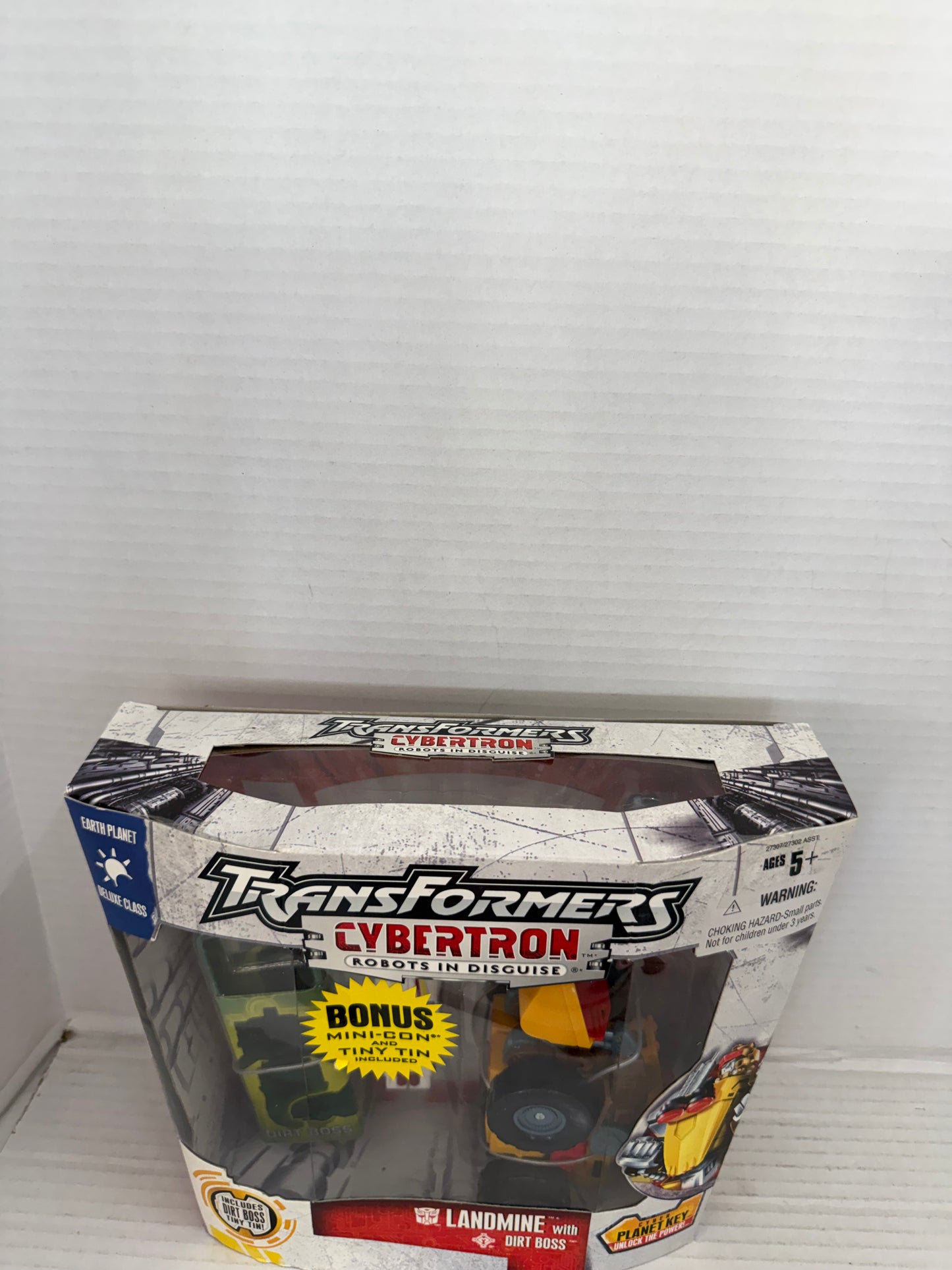 Transformers Cybertron Robots In Disguise Landmine with Dirt Boss MISB