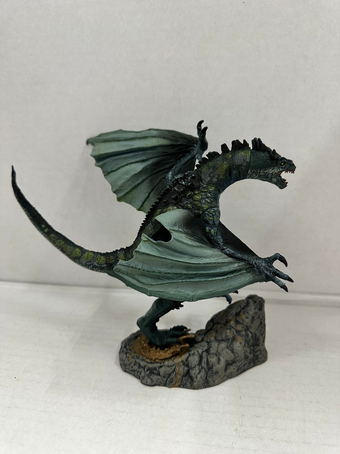 Mcfarlane's Dragons Quest For The Lost King Series 2 Berserker Dragon 2005 Loose