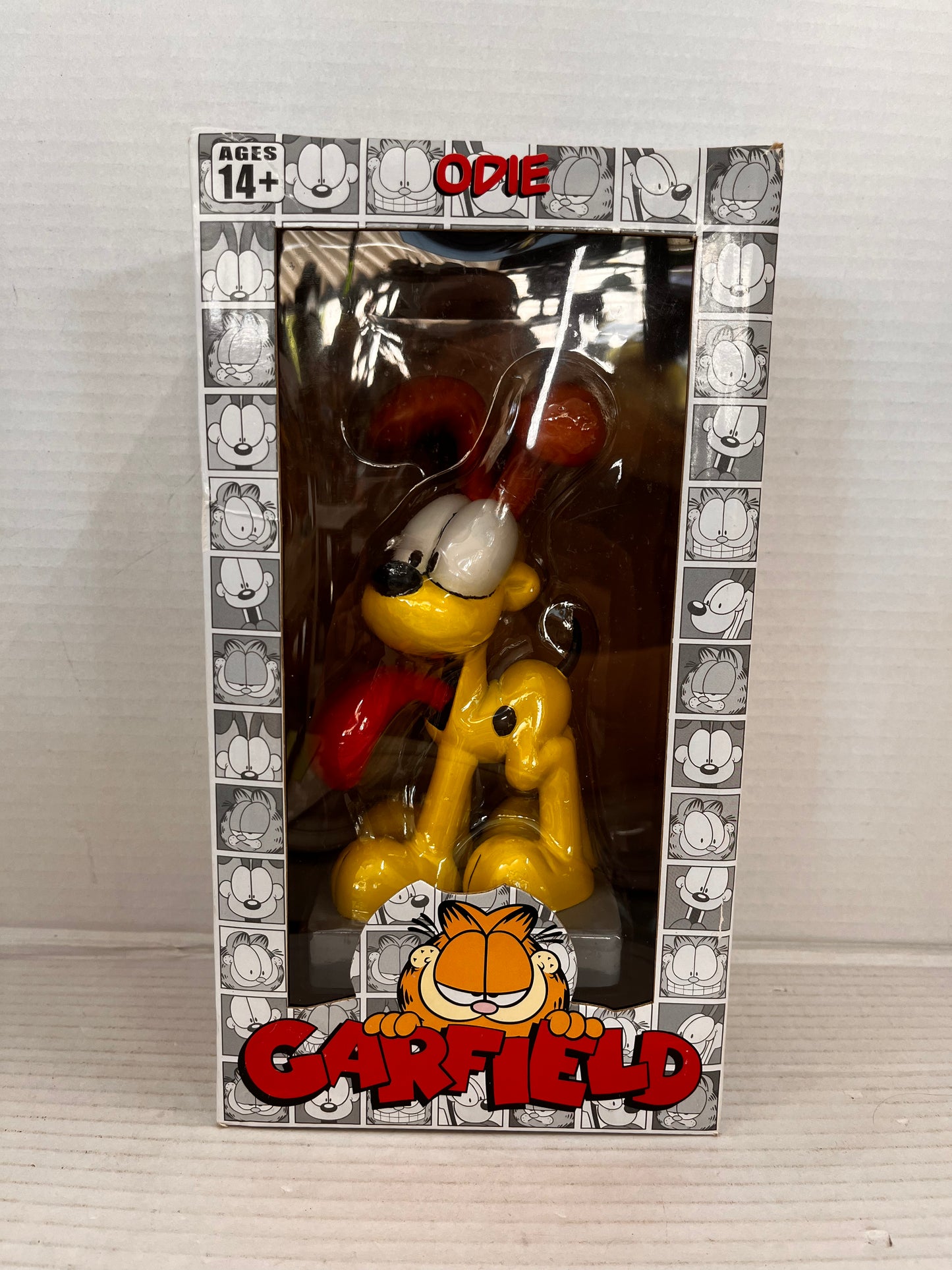 Factory Entertainment: Garfield - Odie Shakems Collectible Figure