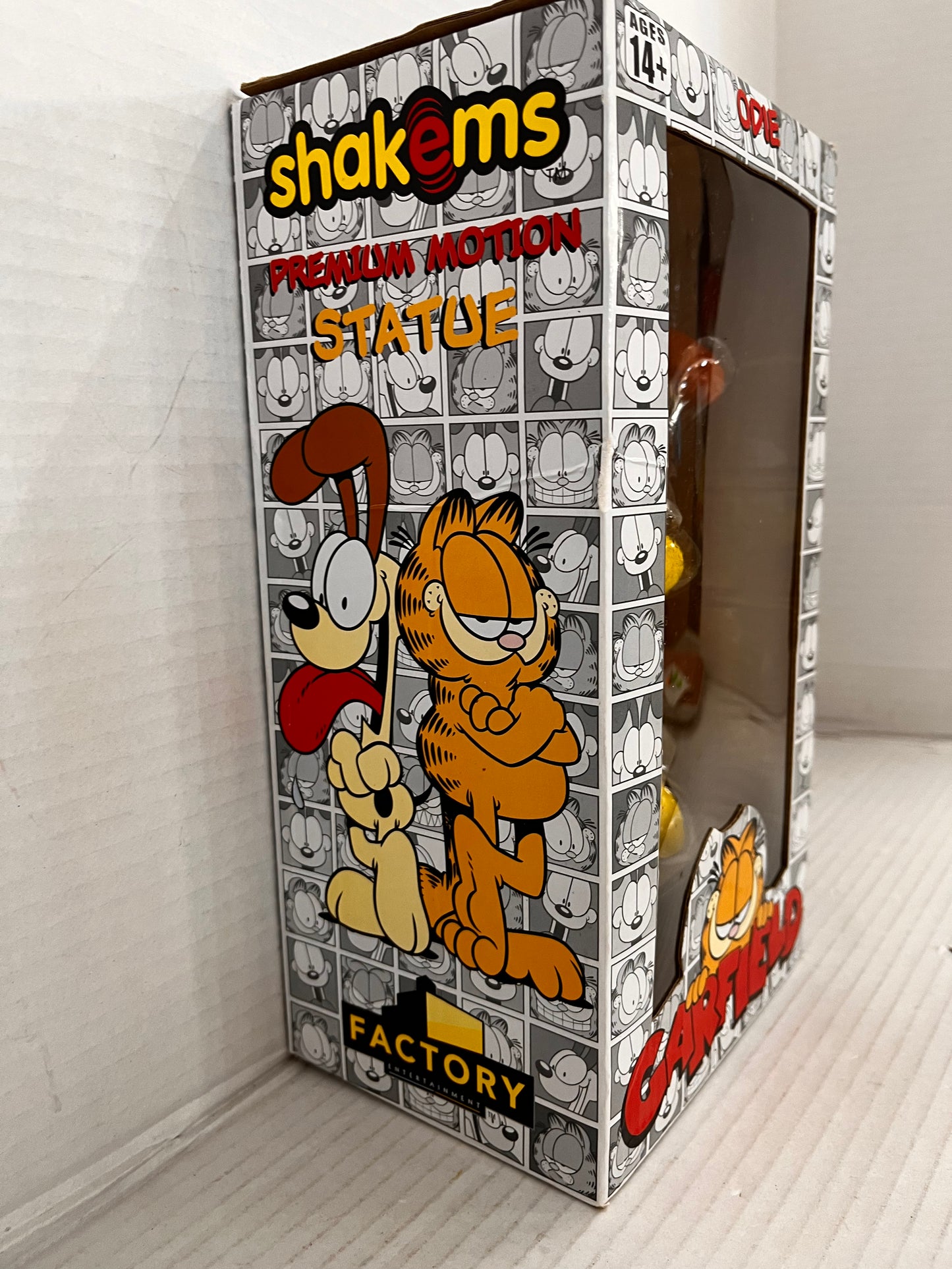 Factory Entertainment: Garfield - Odie Shakems Collectible Figure
