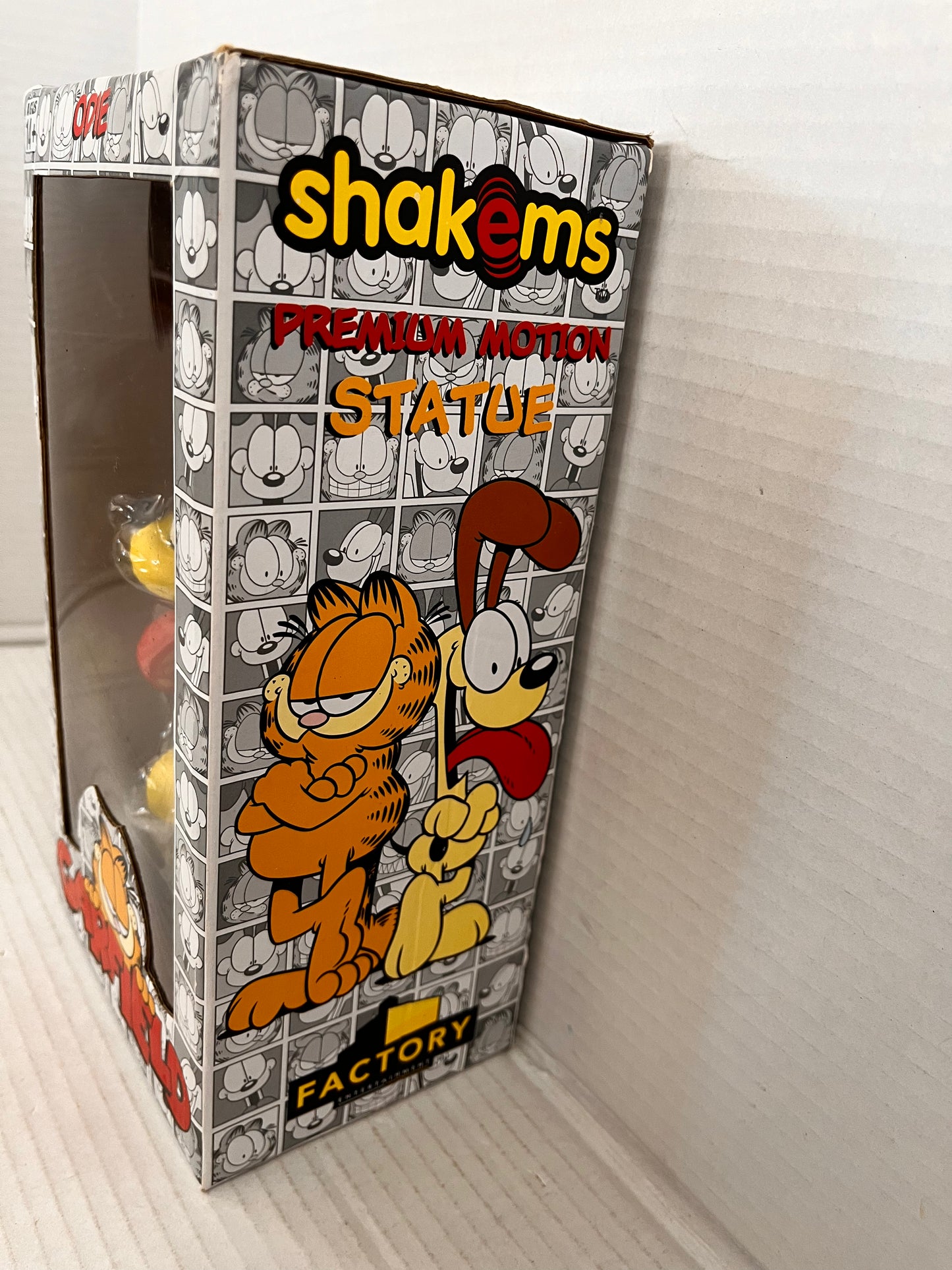 Factory Entertainment: Garfield - Odie Shakems Collectible Figure