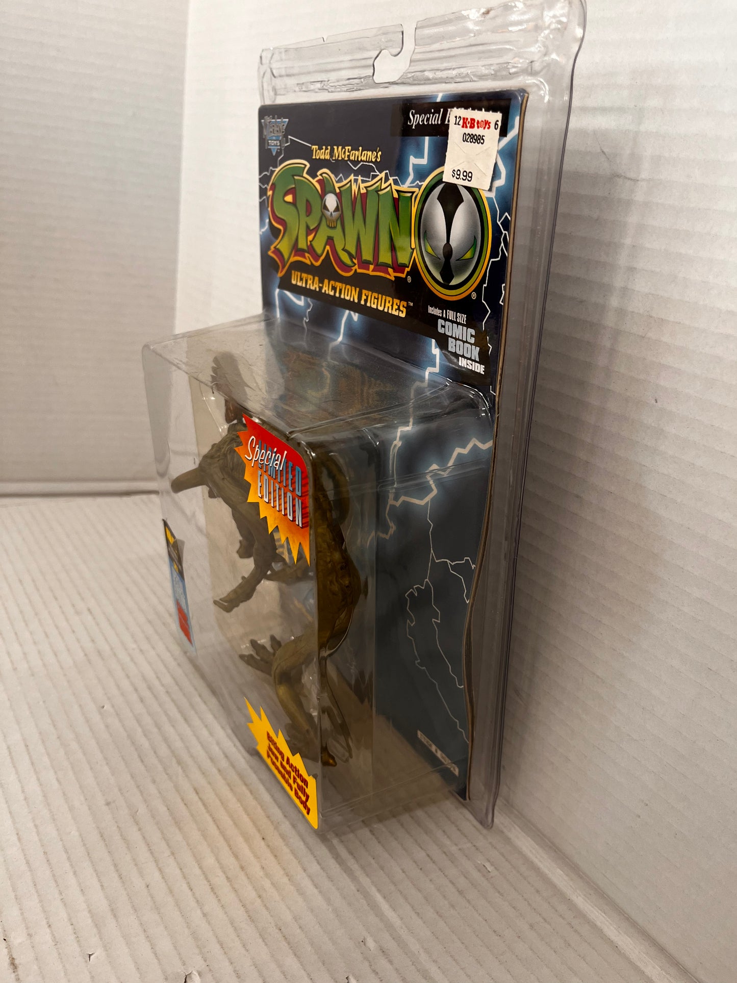 McFarlane Toys Spawn: VIOLATOR 5.5" Poseable Action Figure with Comic Book!