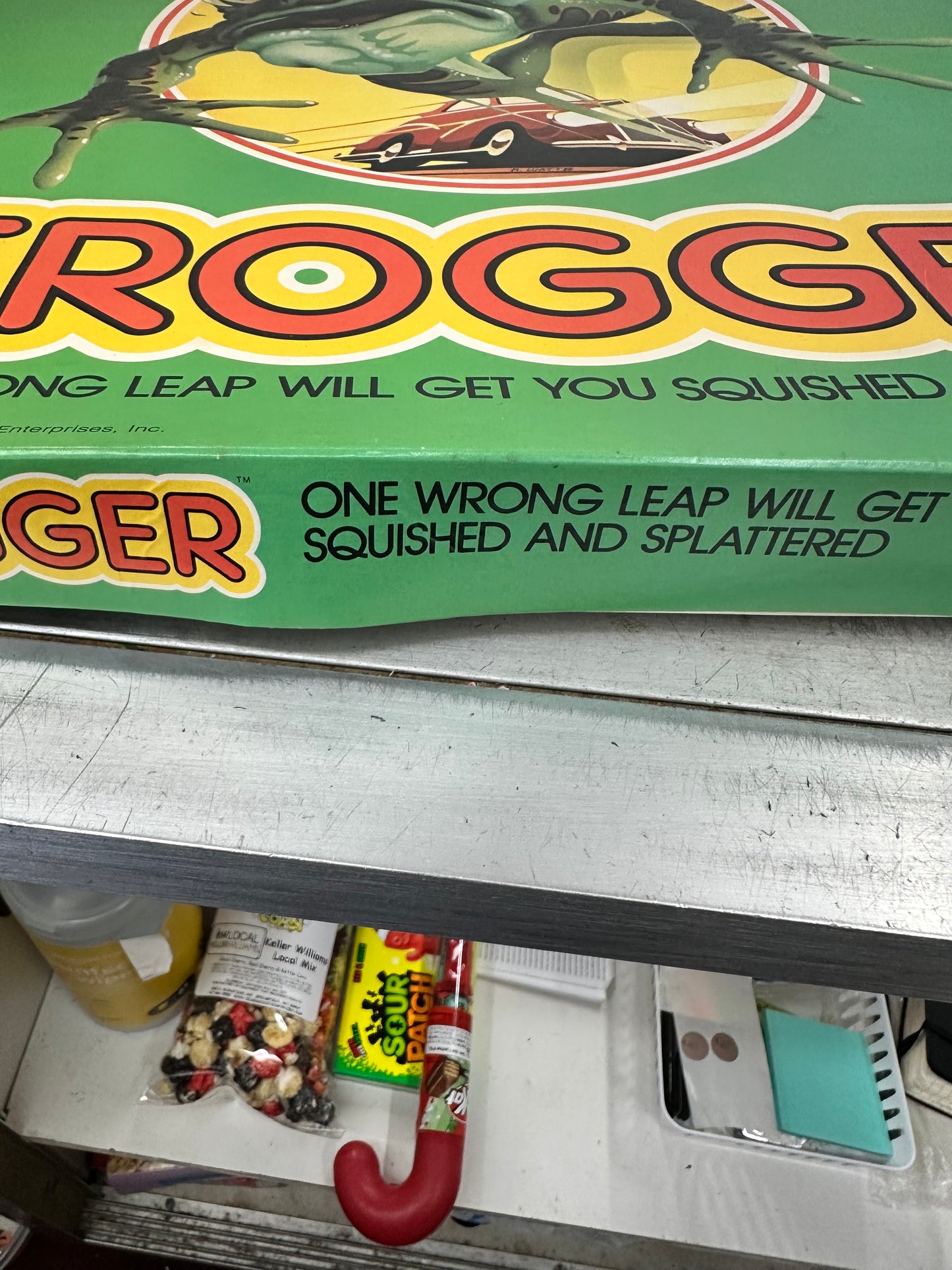VINTAGE COMPLETE 1981 Milton Bradley Frogger Board Game Based On The Arcade Game