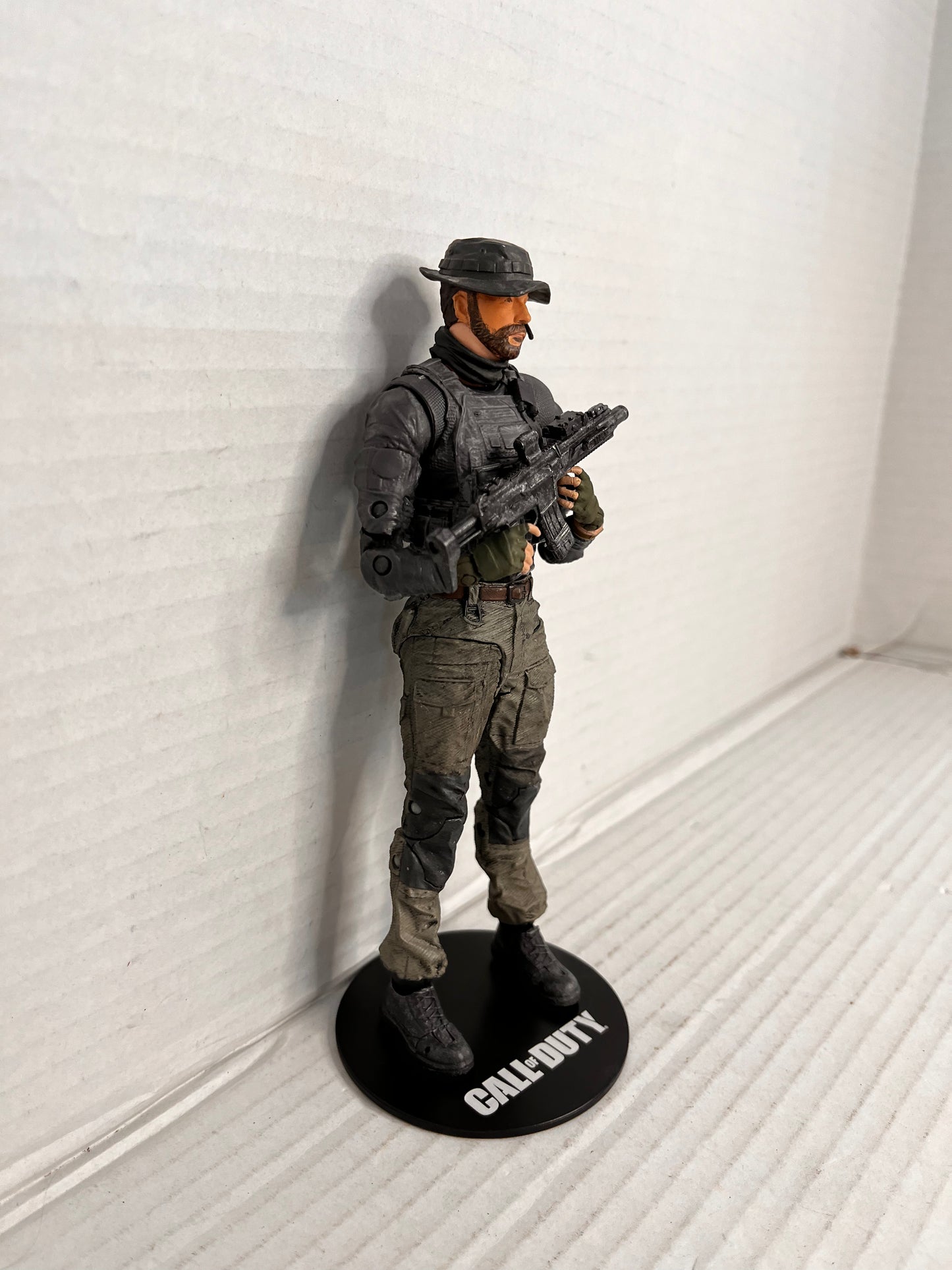 Call of Duty Captain John Price 2019 McFarlane Complete with Gun and Stand