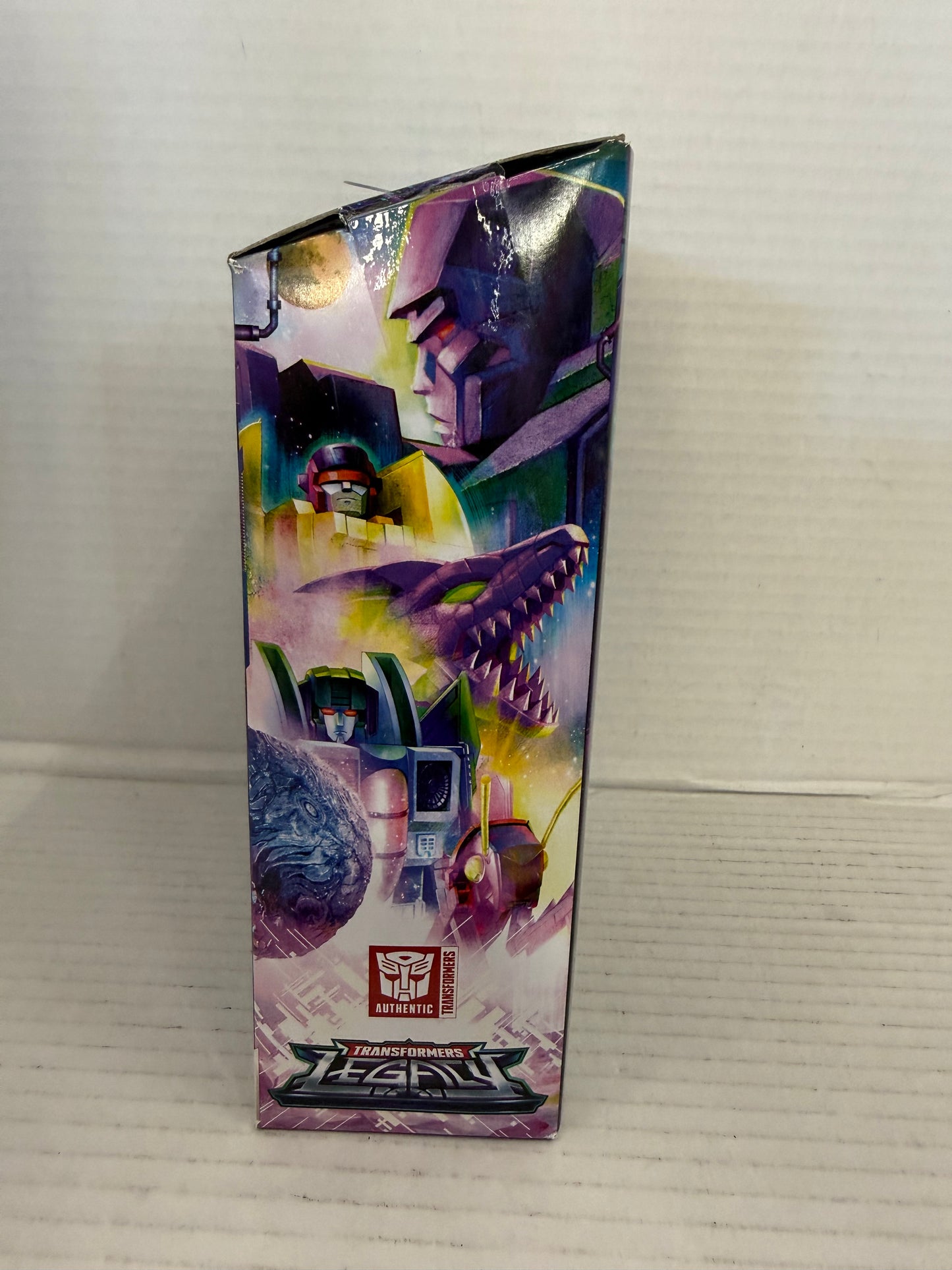Hasbro Transformers Generations Legacy Deluxe Class Insecticon Kickback