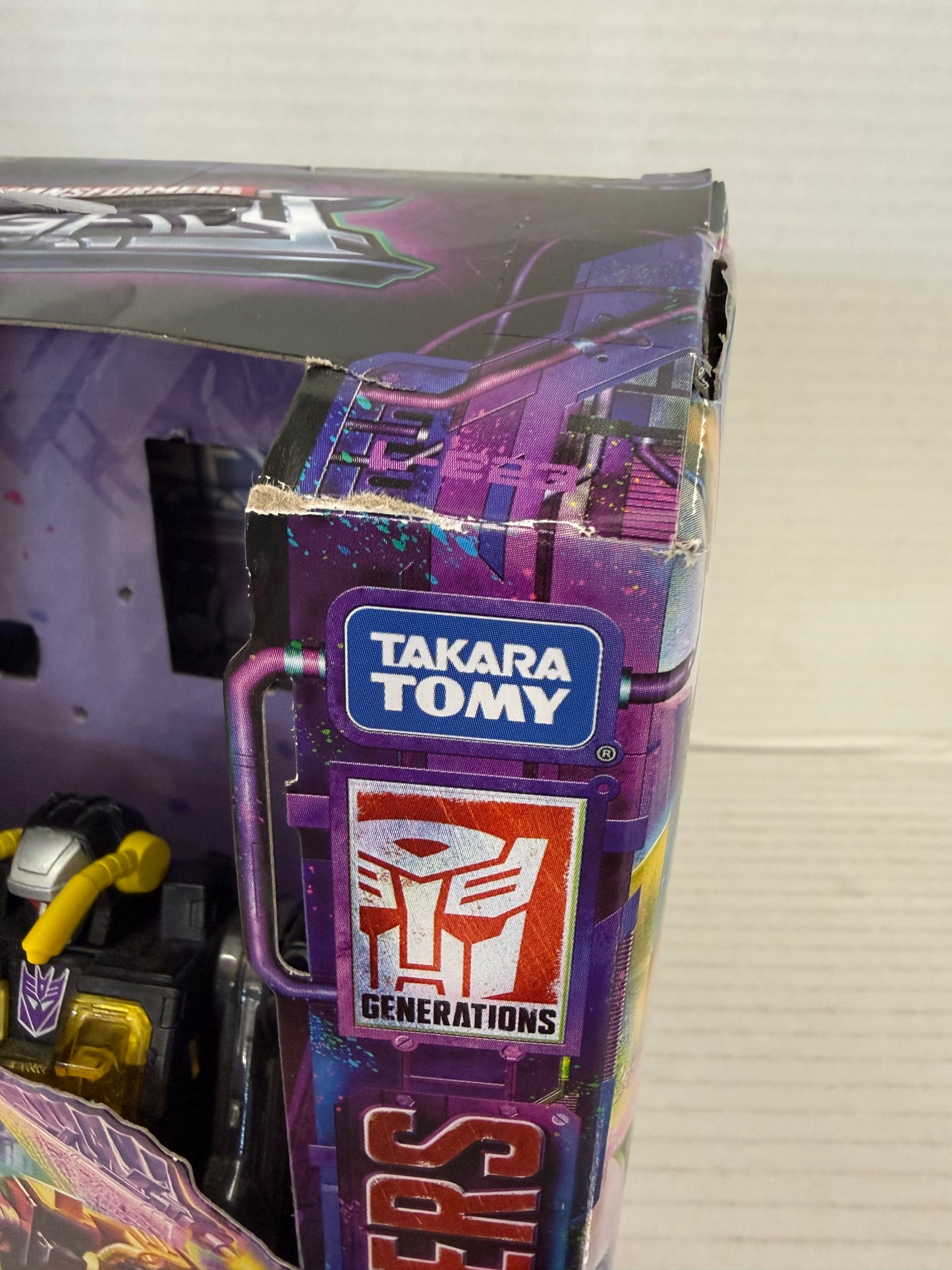 Hasbro Transformers Generations Legacy Deluxe Class Insecticon Kickback