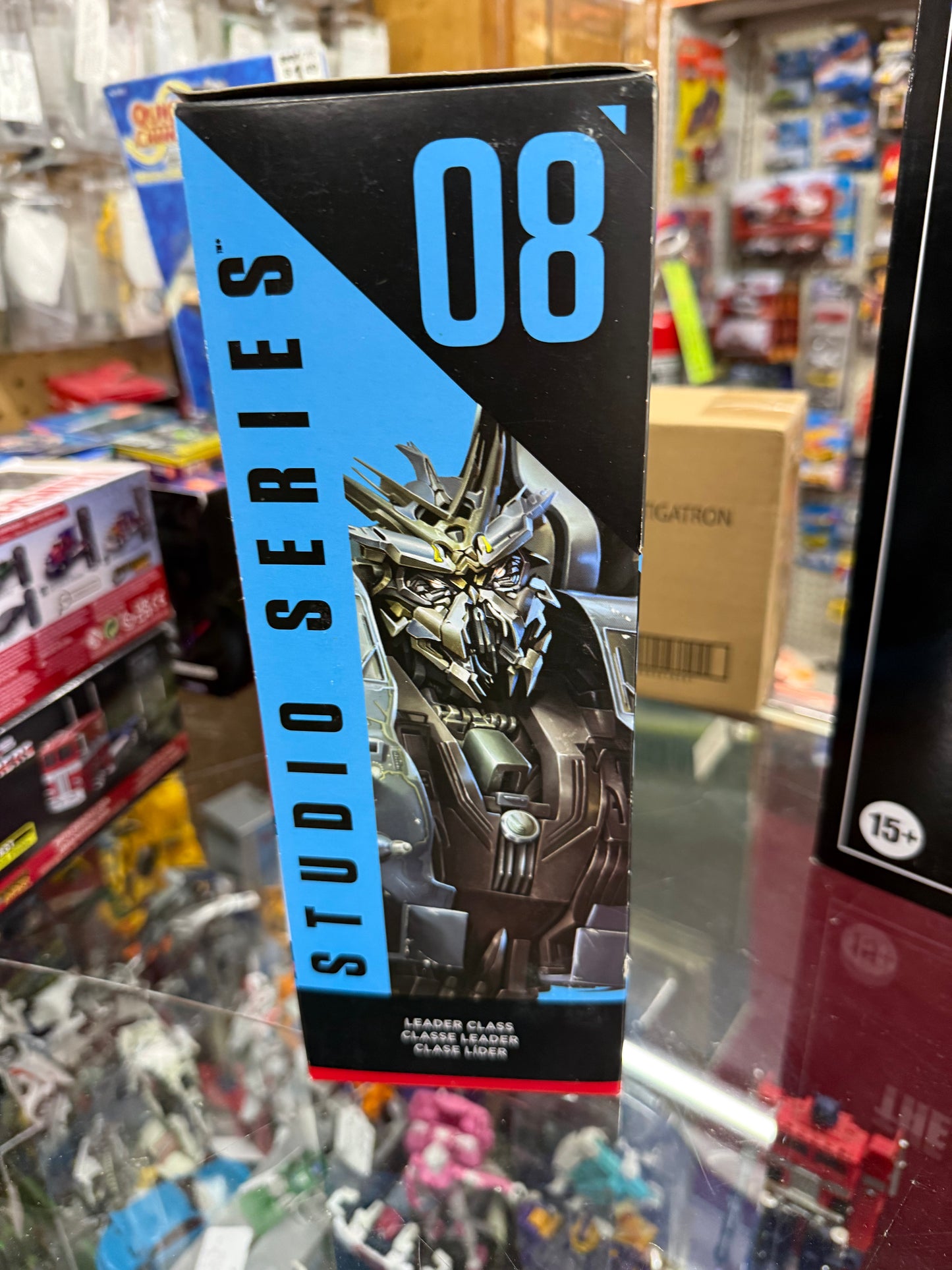 08 Blackout Leader Class | Transformers Studio Series | Hasbro