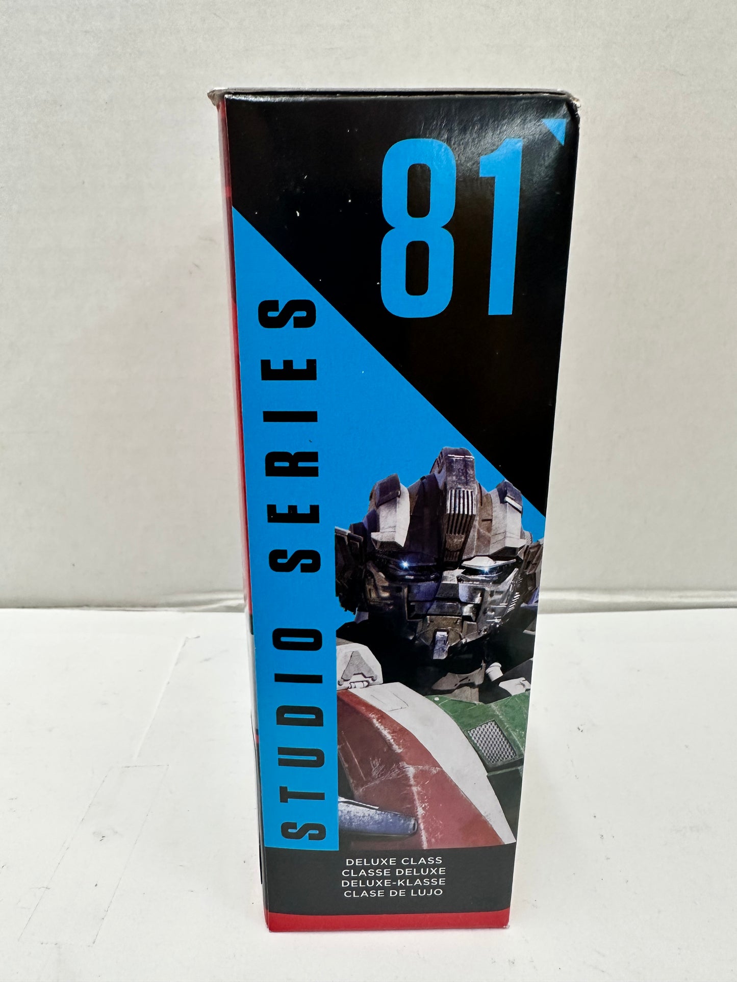 Transformers Studio Series 81 Deluxe Class Wheeljack Hasbro 2022