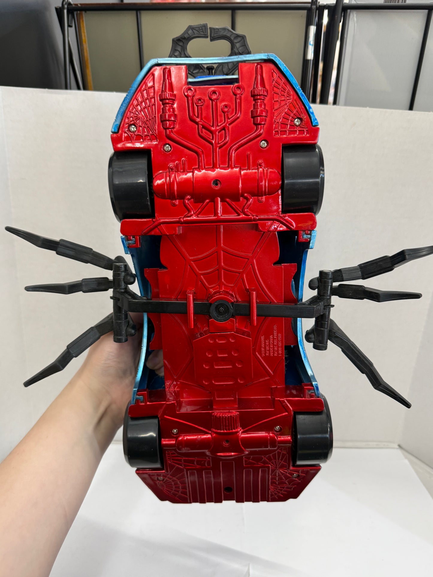 SPIDER-MAN CAR 16" WITH POP OUT SPIDER LEGS & CLAW / TOY BIZ / MARVEL 2003