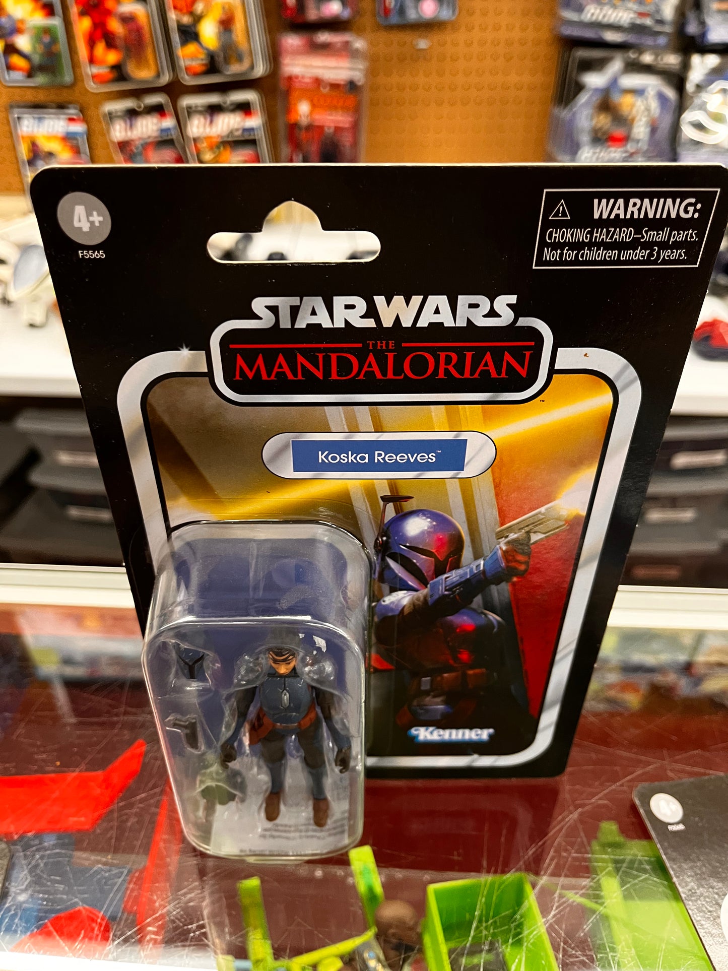 Koska Reeves Female Mandalorian Figure 2022 VINTAGE Collection Star Wars