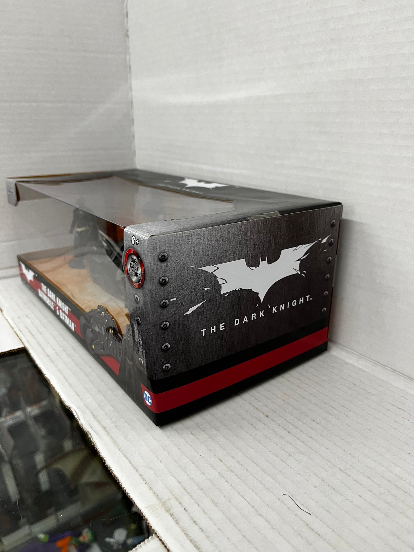 BATMOBILE & BATMAN FIGURE THE DARK KNIGHT 1/24 DIECAST MODEL JADA