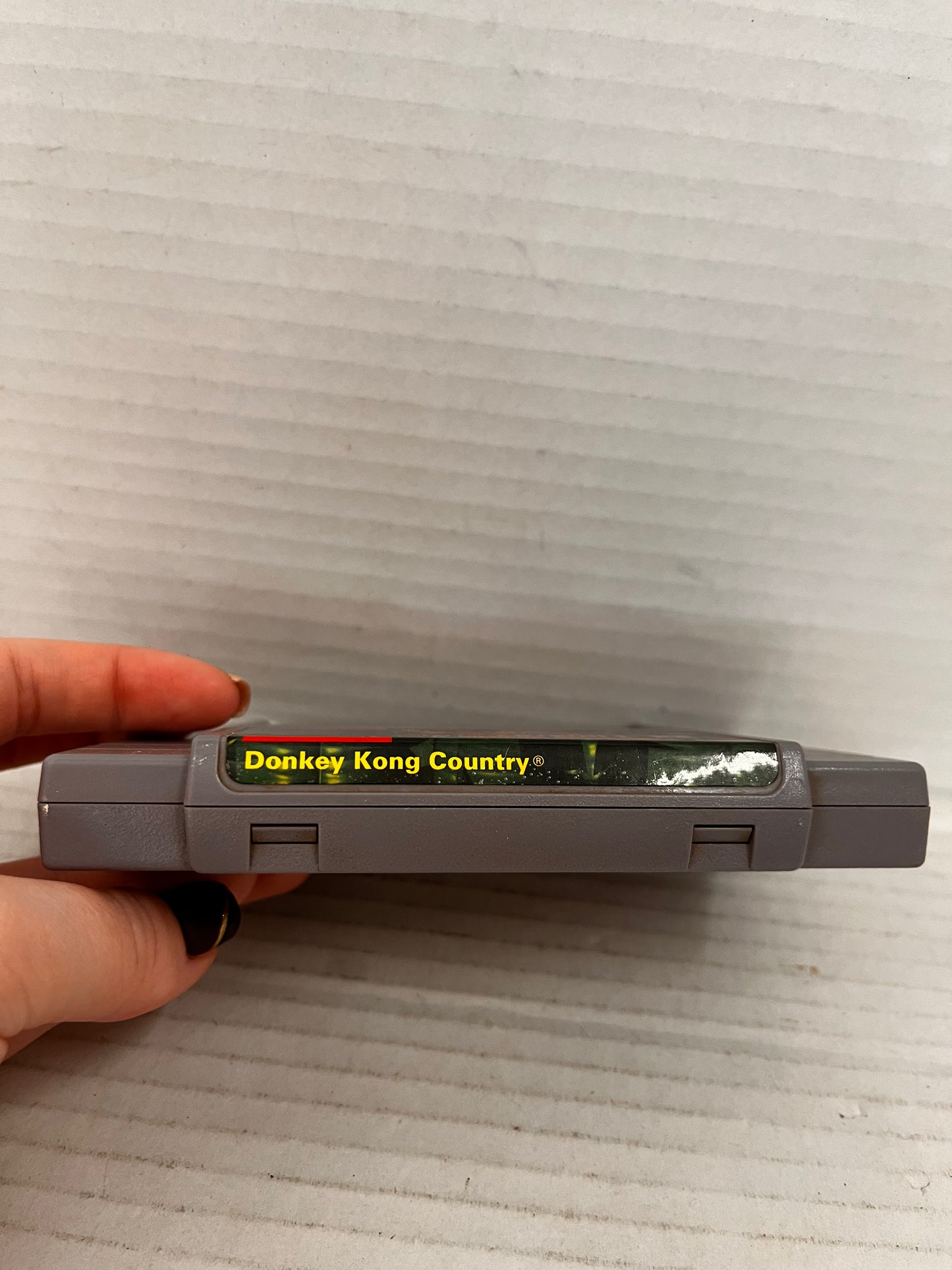 Donkey Kong Country (Super Nintendo SNES) Cartridge