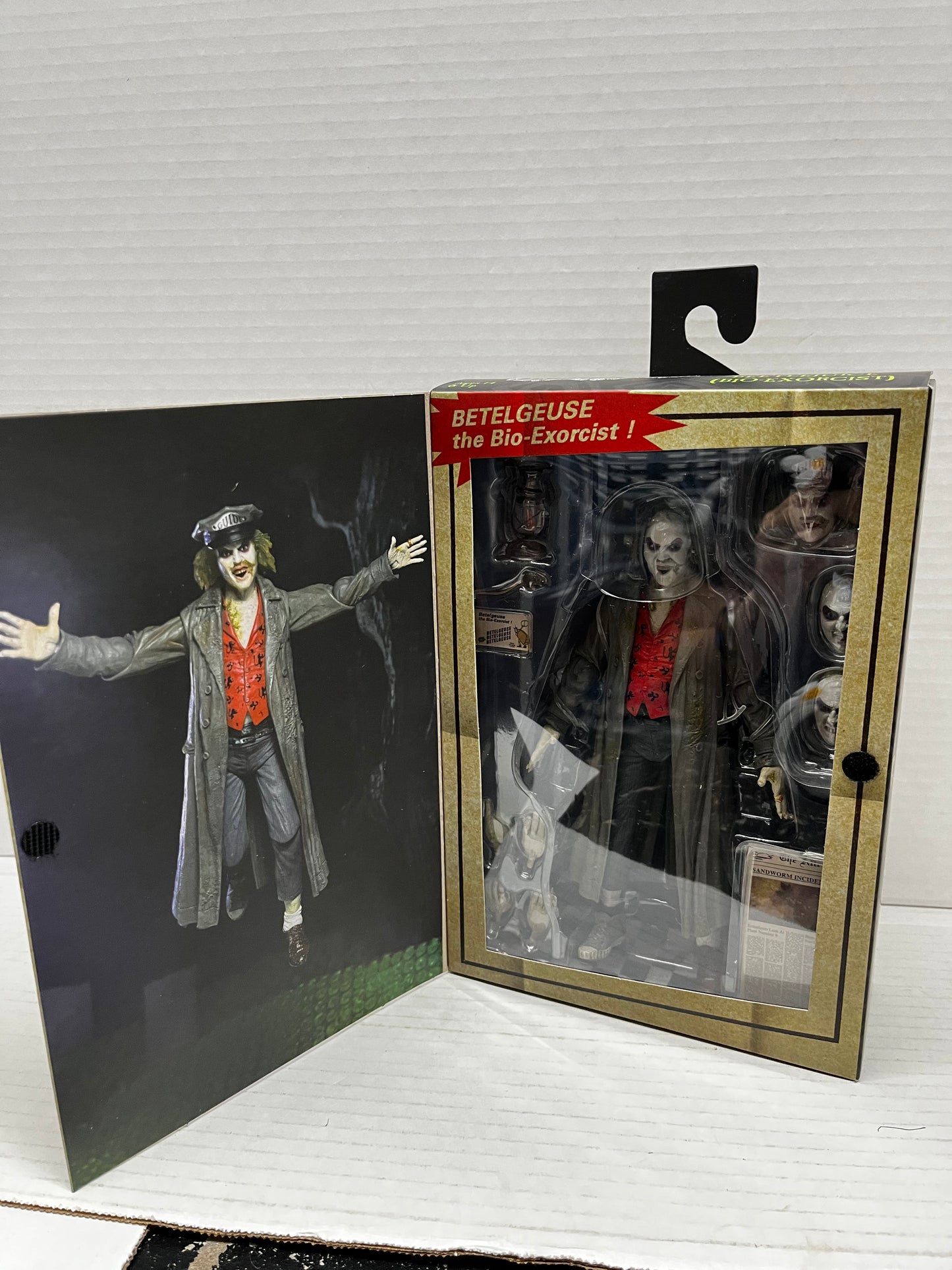 NEW NECA Ultimate Beetlejuice Betelgeuse Action Figure Reel Toy Bio-Exorcist 7"