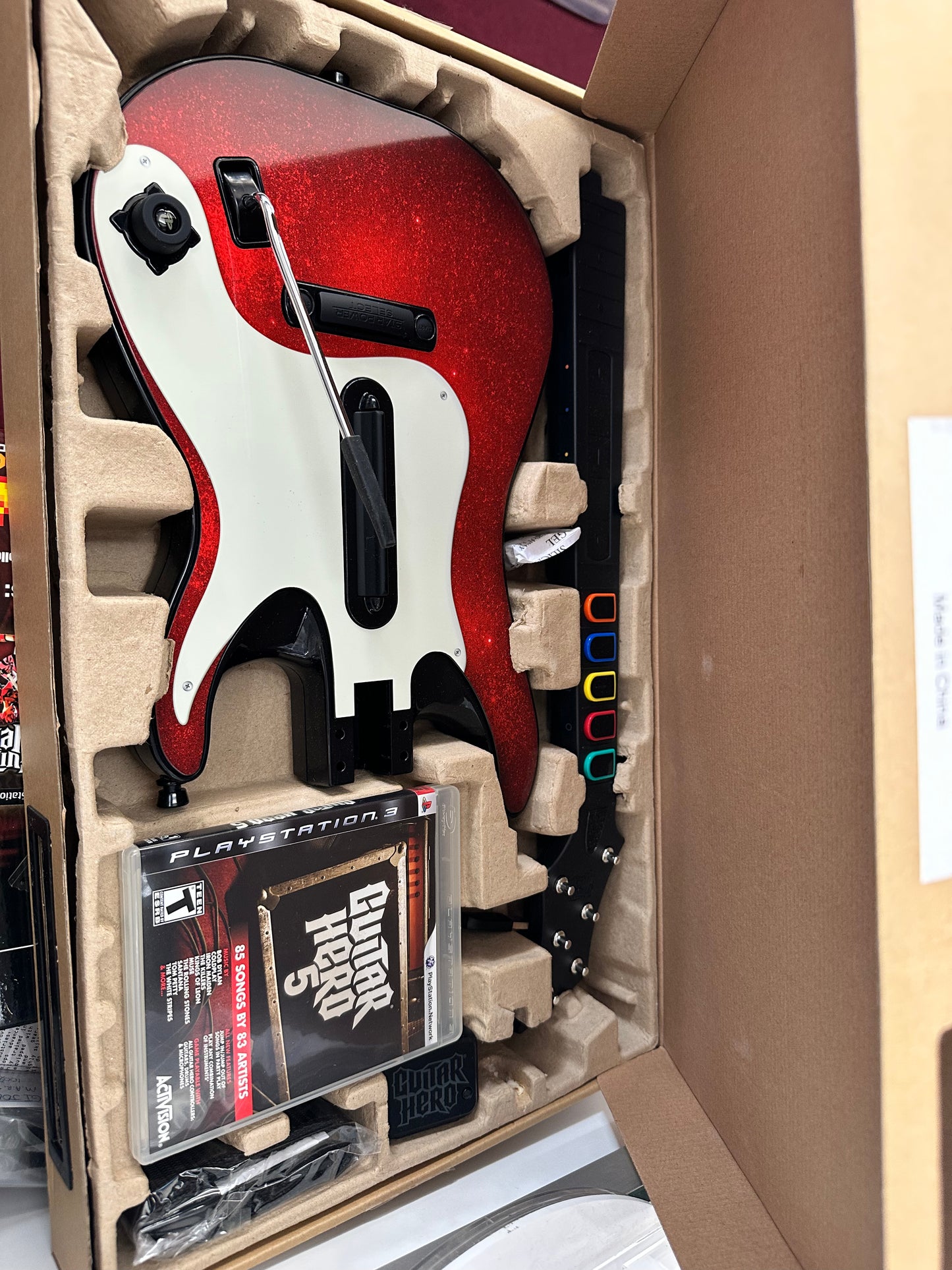 Guitar Hero 5 Band Hero PS3 Red Wireless Guitar Controller Dongle Strap Game