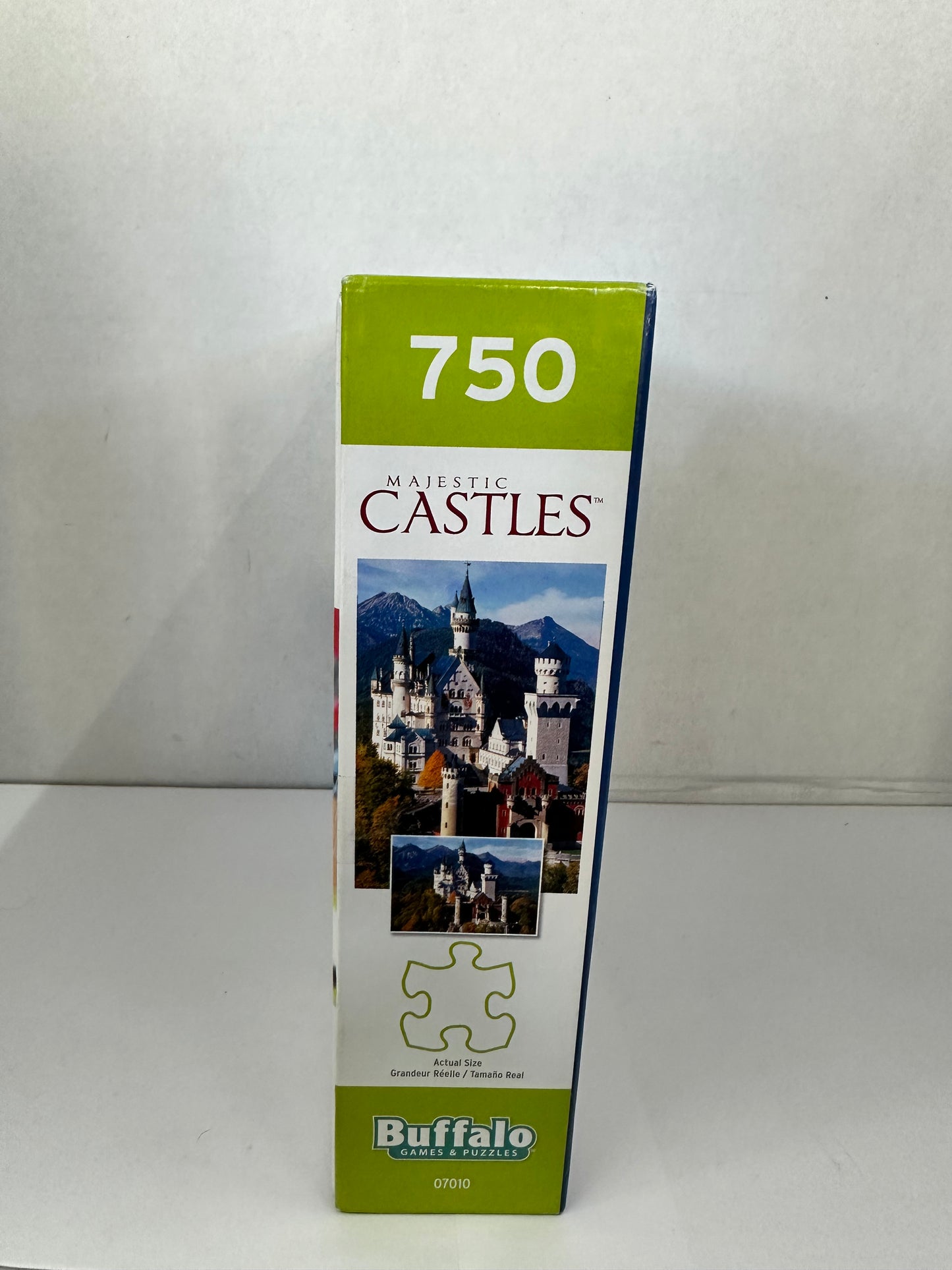 Majestic Castles Neuschwanstein Castle 750 Piece Puzzle | Buffalo | Complete
