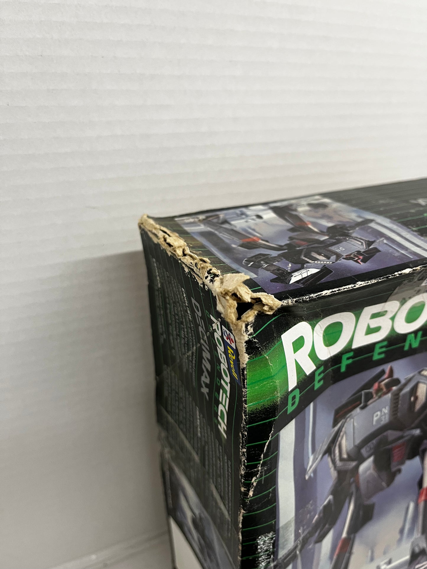 Revell 1/48 Robotech Defenders Decimax 1146 Model Kit 1985