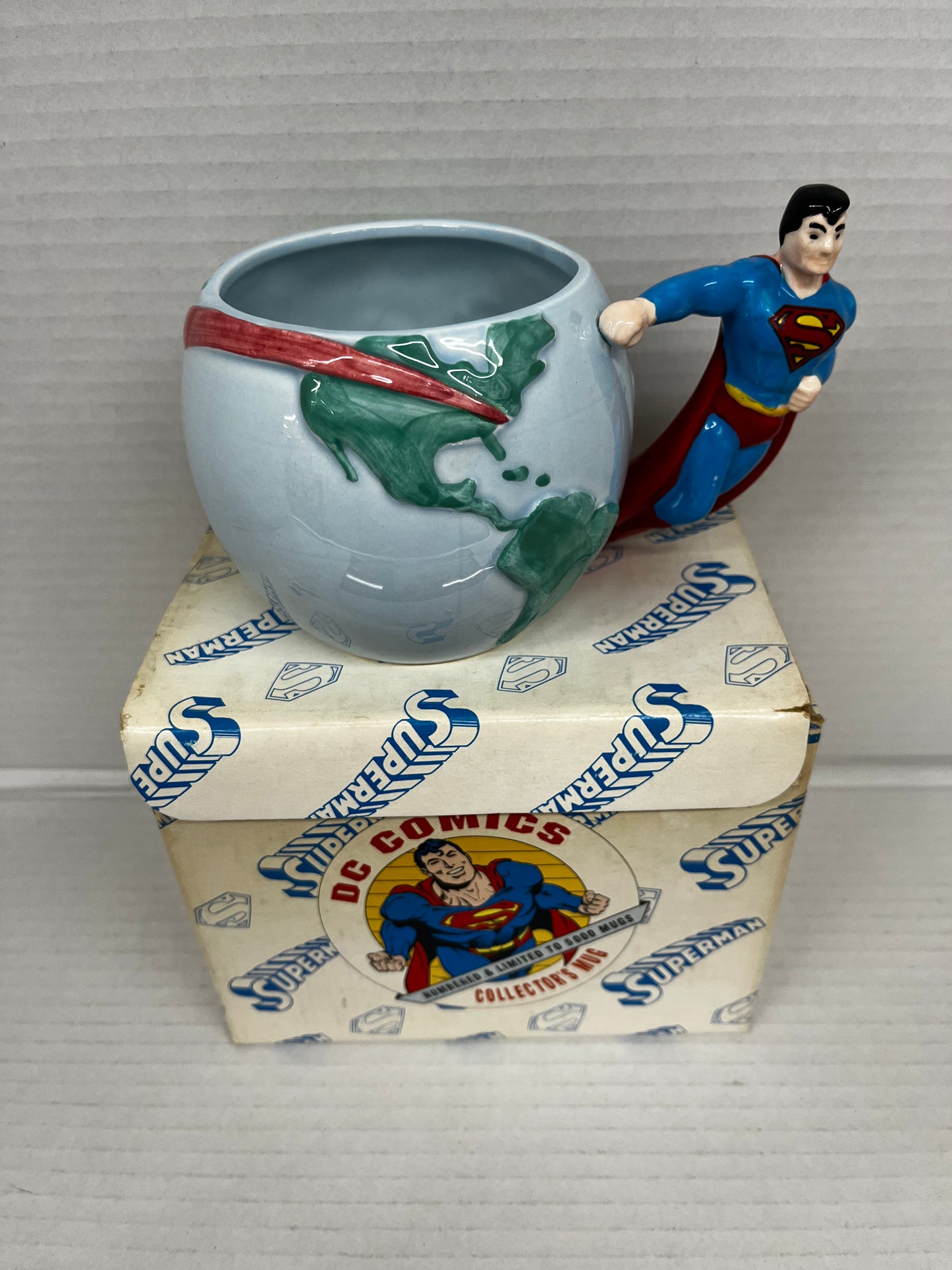 SUPERMAN 3 1/2" Ltd Ed #234/5000 CERAMIC MUG DC 1991 Hand Painted / Numbered