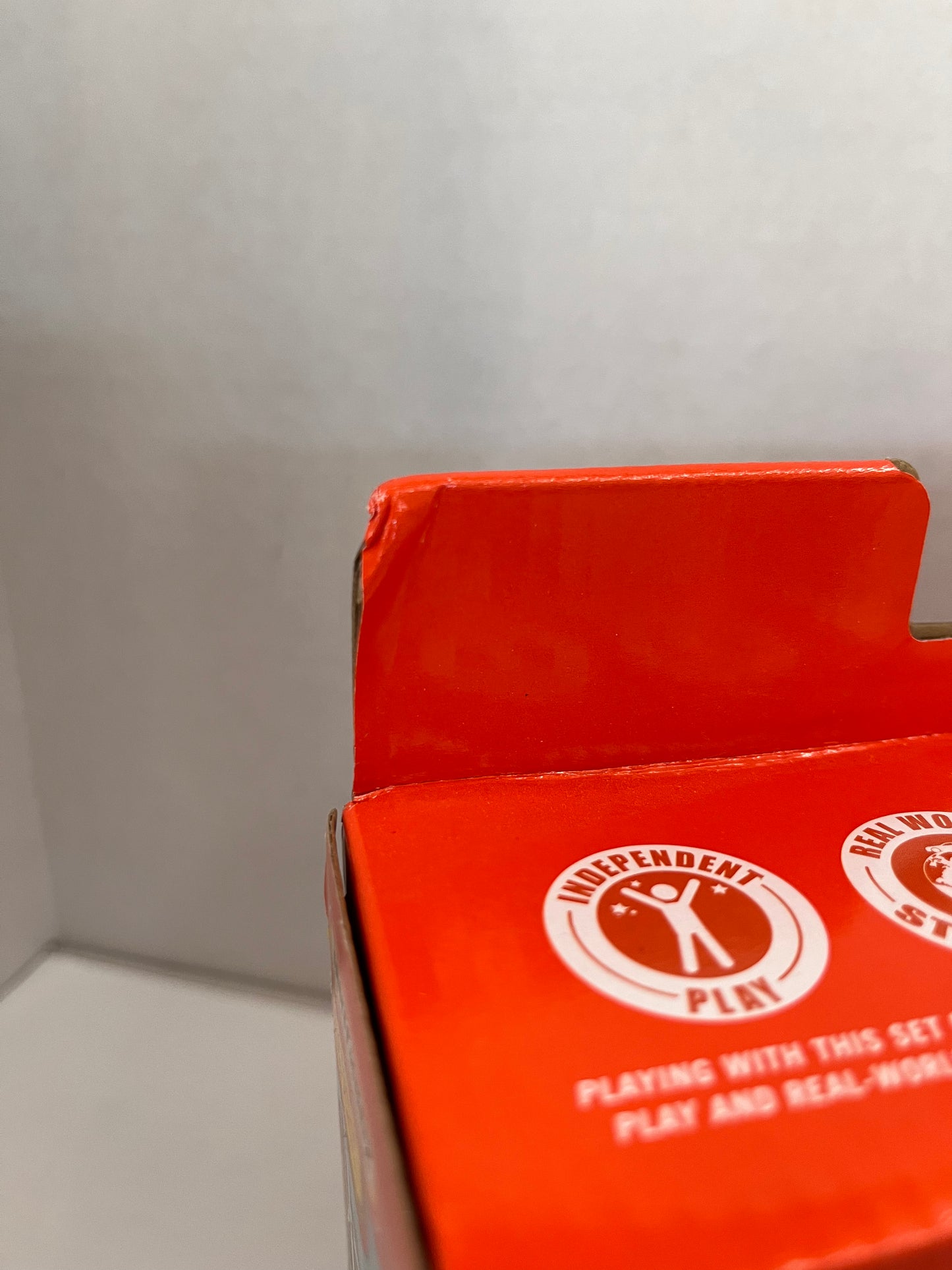 Matchbox Action Driver FedEx Package Center Playset Express Delivery Truck Toy