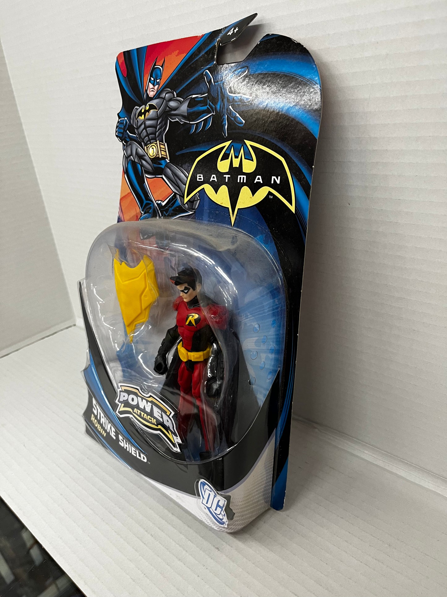 Mattel Batman 2011 Robin Strike Shield Power Attack Action Figure