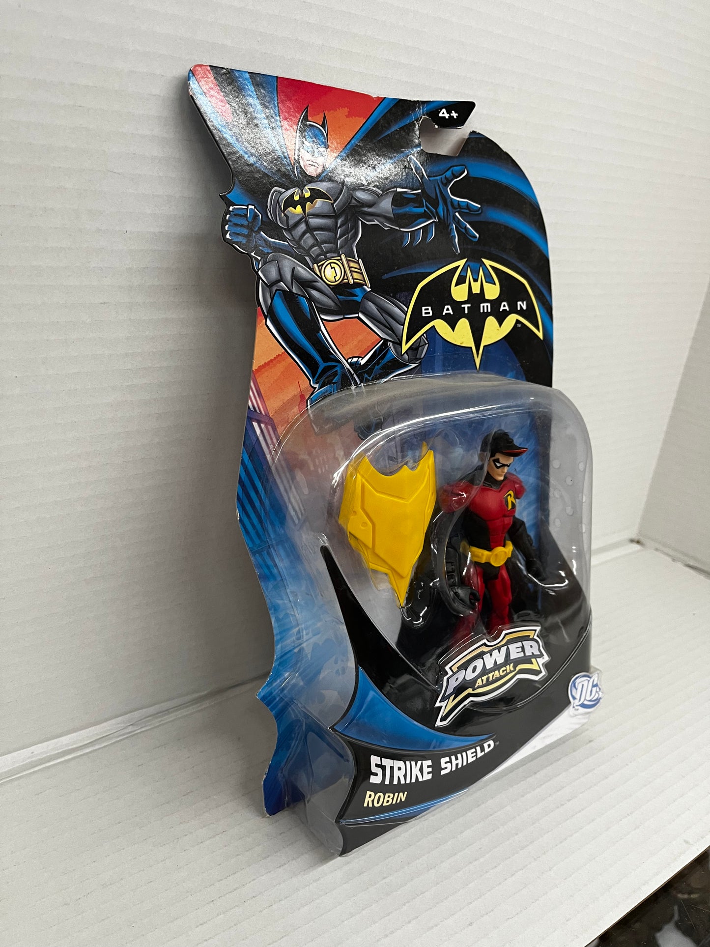Mattel Batman 2011 Robin Strike Shield Power Attack Action Figure