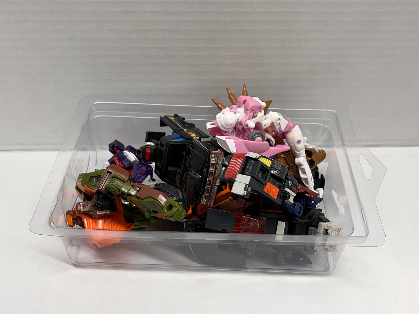 FODDER 1 Pound Lots For Parts: Broken/Damaged Transformers & GoBots - RANDOM