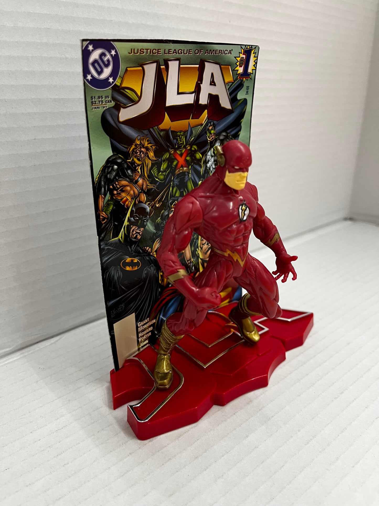 1998 Total Justice / JLA The Flash With JLA Figure Stand Kenner Action Figure