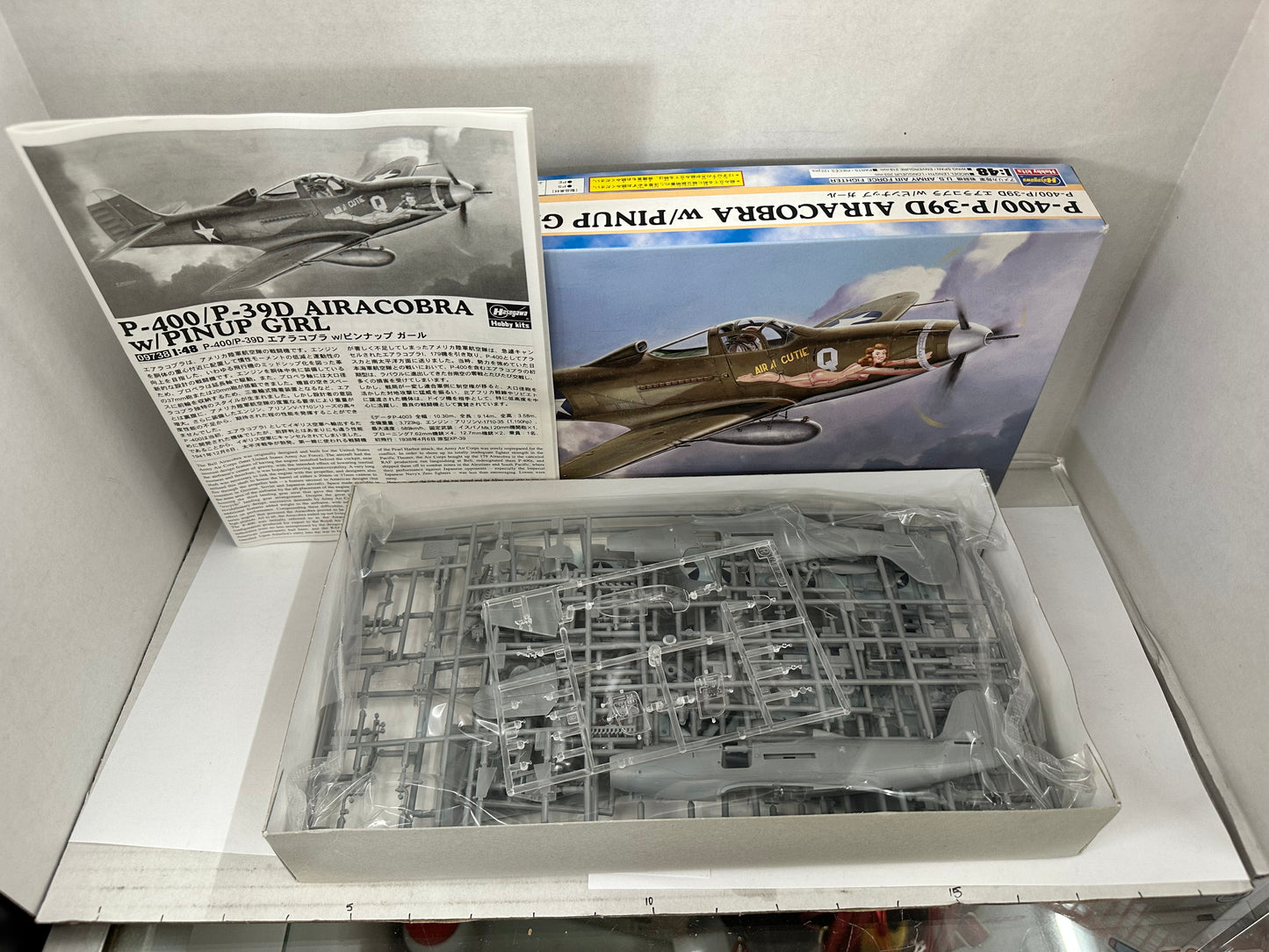 1/48 P-400/P-39D Airacobra W/Pinup Girl Plastic Model Kit
