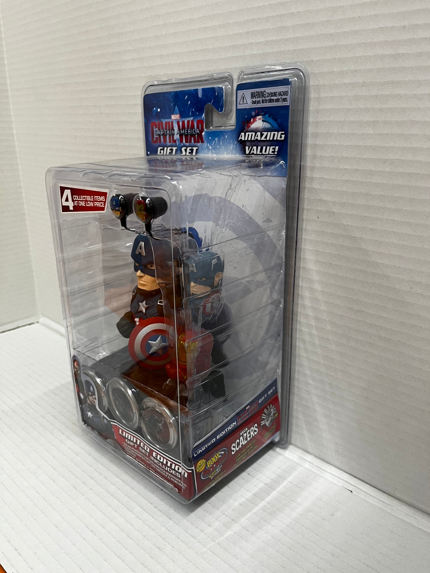 NECA Marvel Captain America Civil War Gift Set - Limited Edition - Scalers