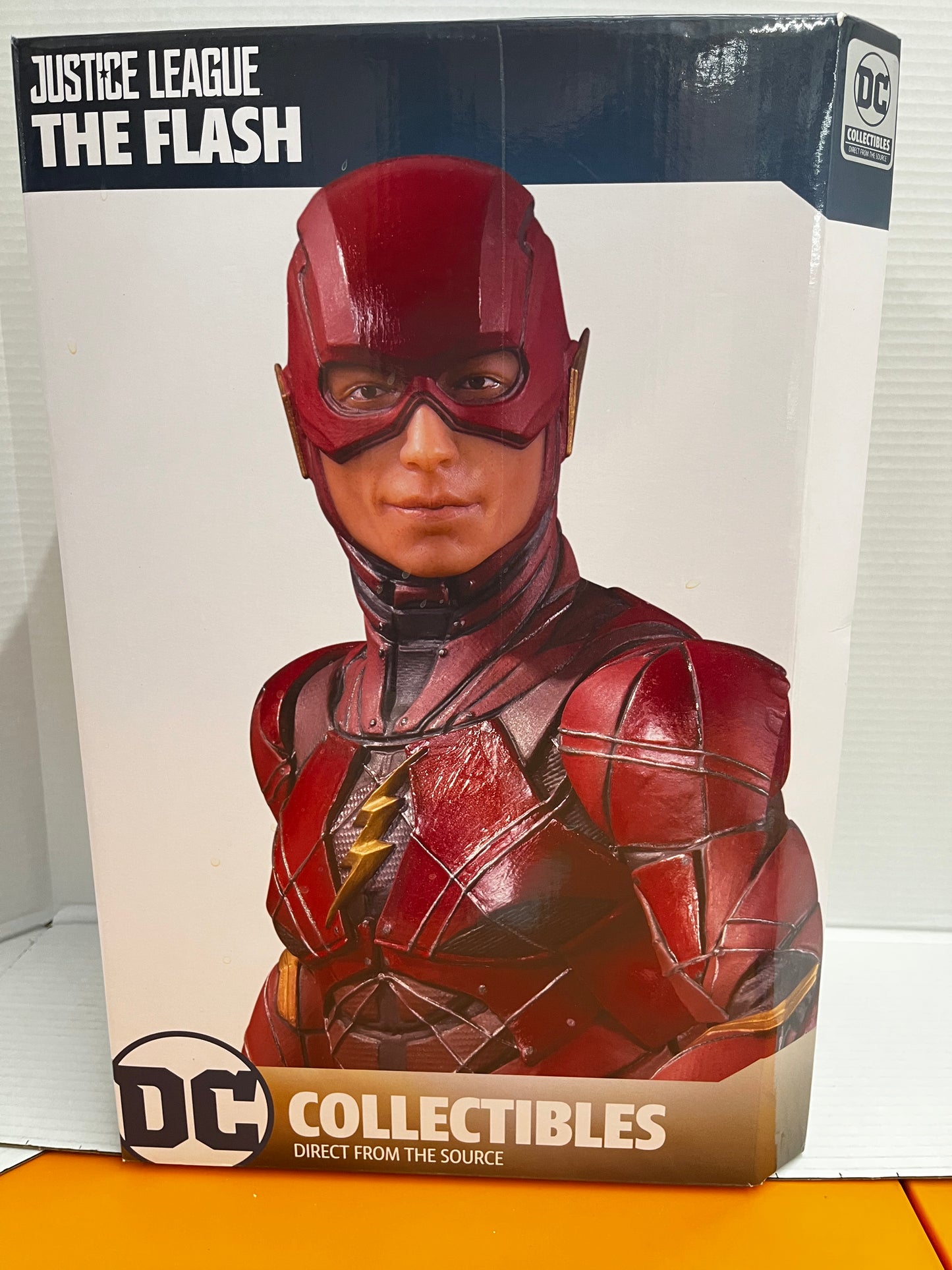 DC COLLECTIBLES JUSTICE LEAGUE THE FLASH STATUE 688/5000