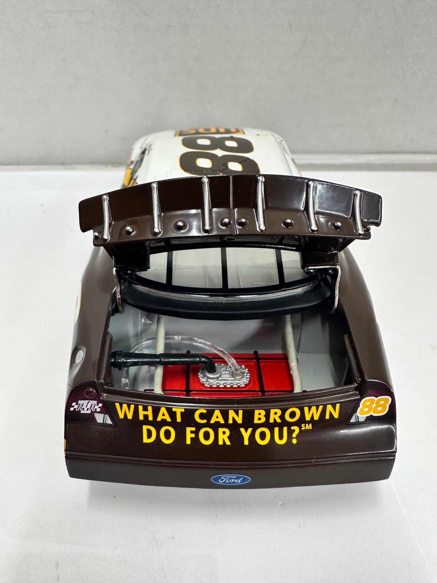 Action Racing Collectables Dale Jarrett #88 2004 Ford Taurus 1:24 UPS Diecast