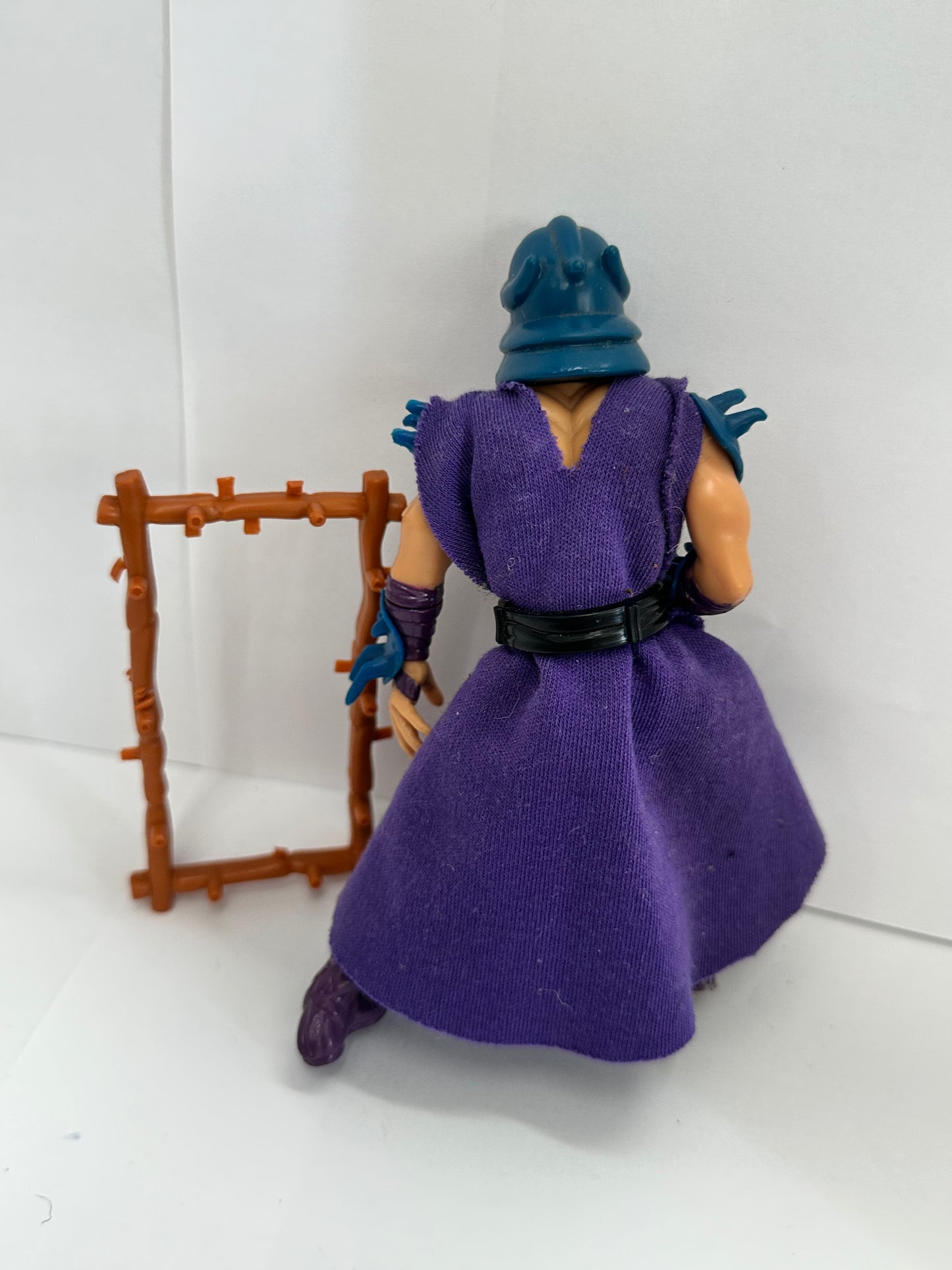 1988 TMNT Teenage Mutant Ninja Turtles Shredder Action Figure W/ Weapon Rack