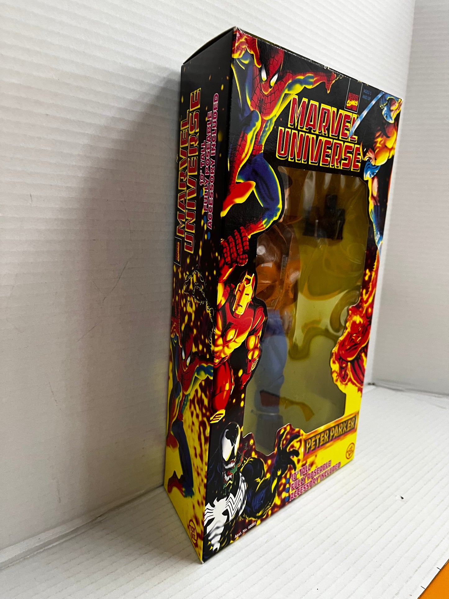 1997 Peter Parker Marvel Universe 10" Inch Action Figure Spider-Man Toy Biz