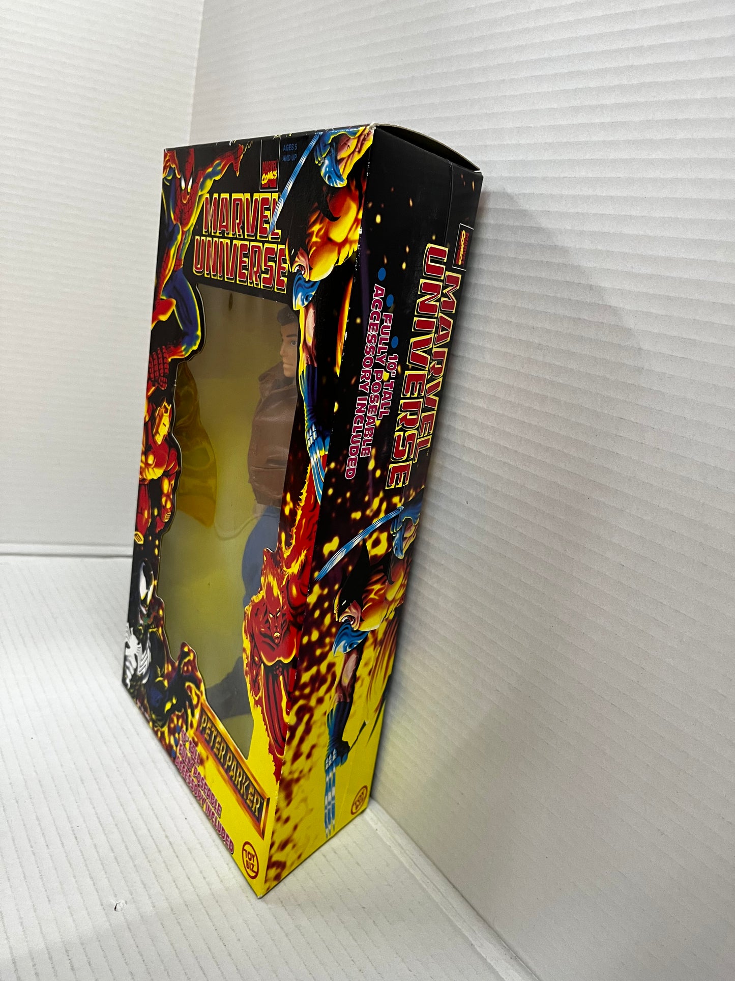 1997 Peter Parker Marvel Universe 10" Inch Action Figure Spider-Man Toy Biz