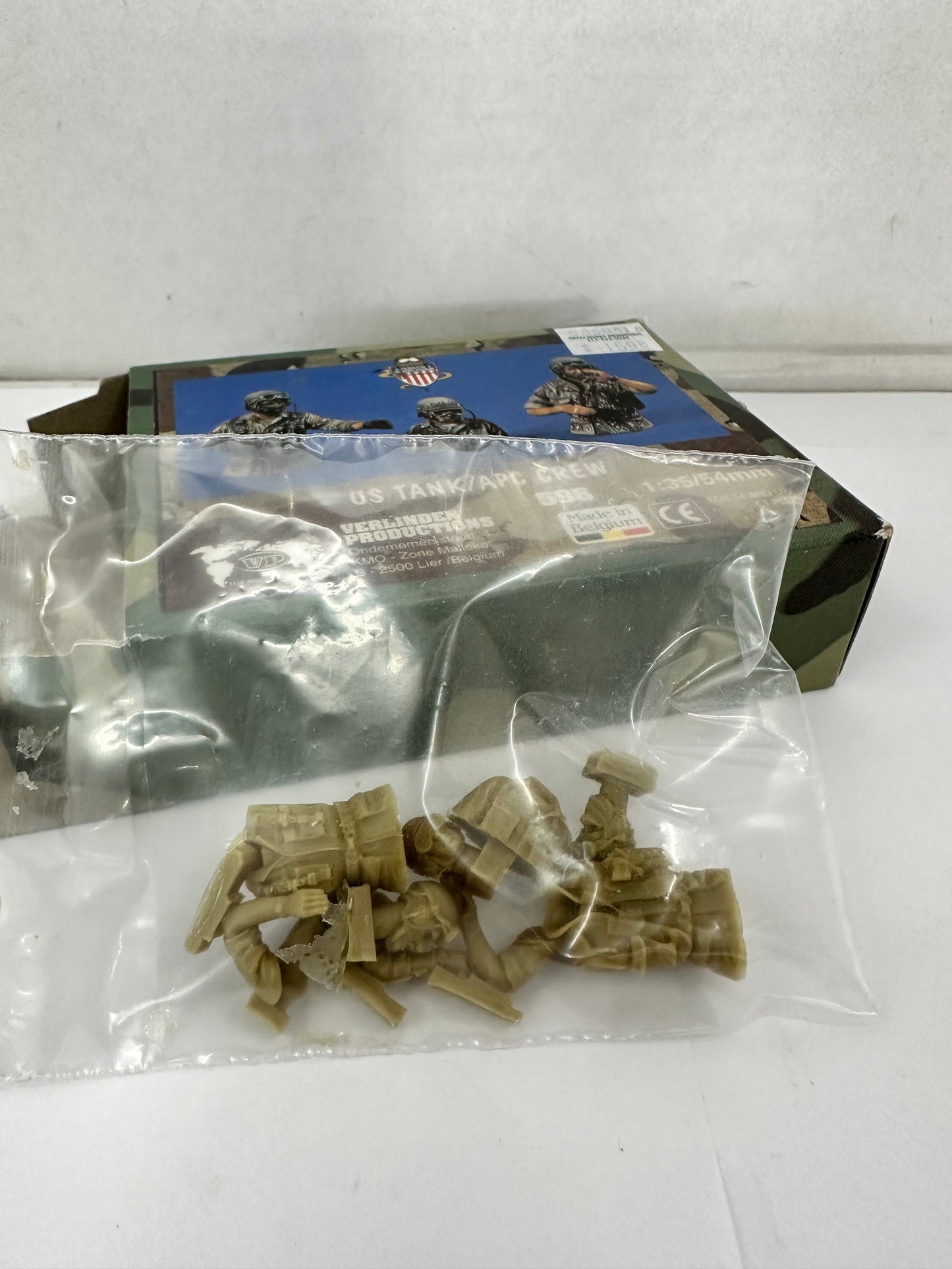 Verlinden 596 US Tank/APC Crew Operation Desert Storm 54mm 1/35 Scale Kit 1:35