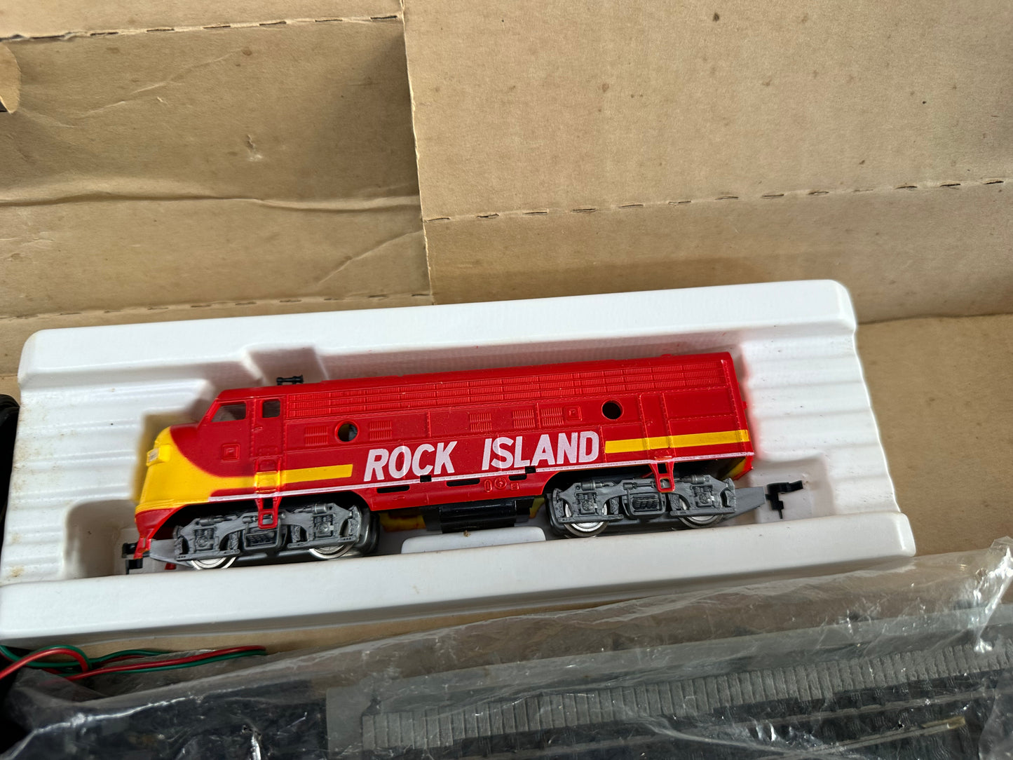 Tyco HO Overnight Freight Rock Island Sharknose Train Set